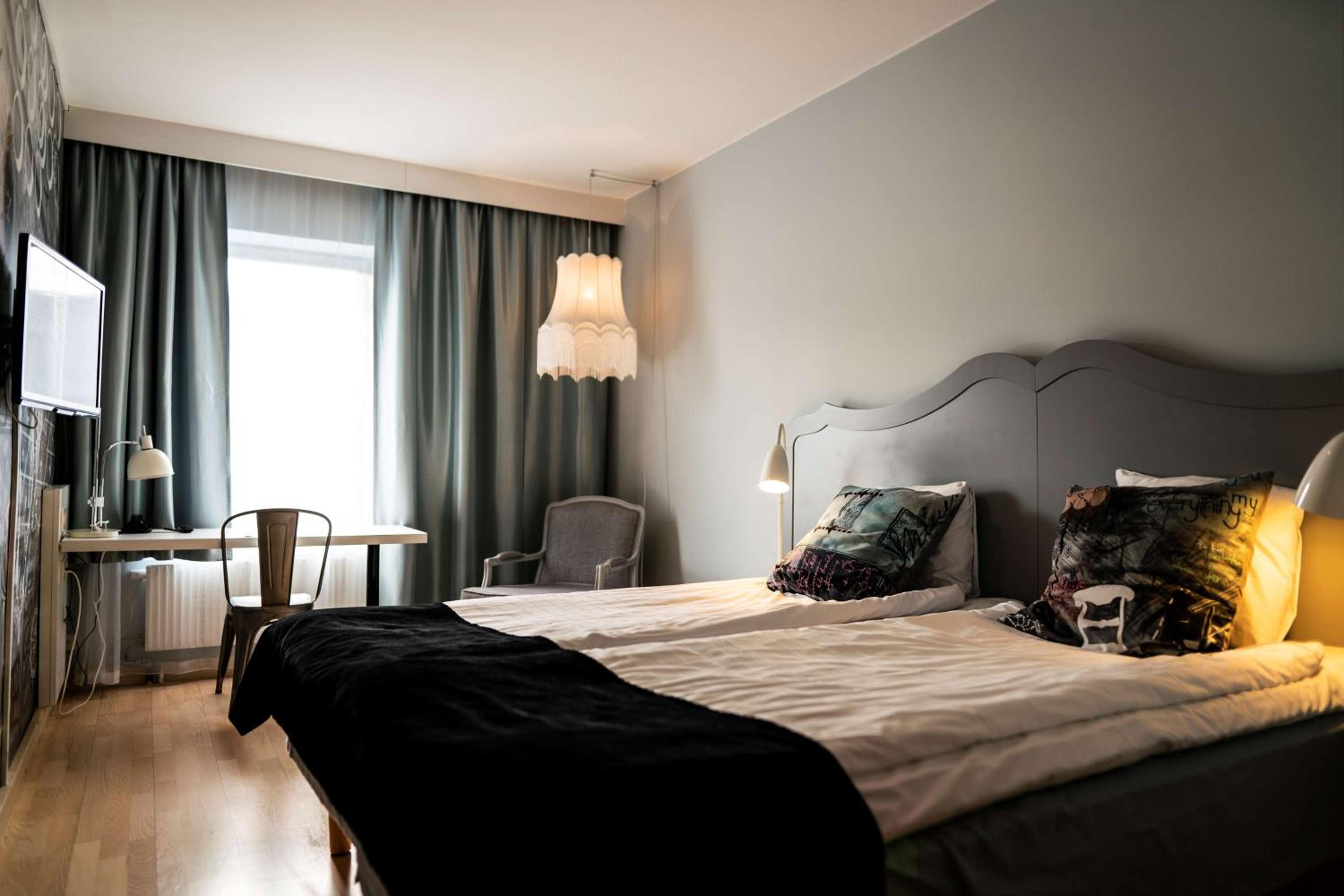 Standard Twin Room - Photo 1