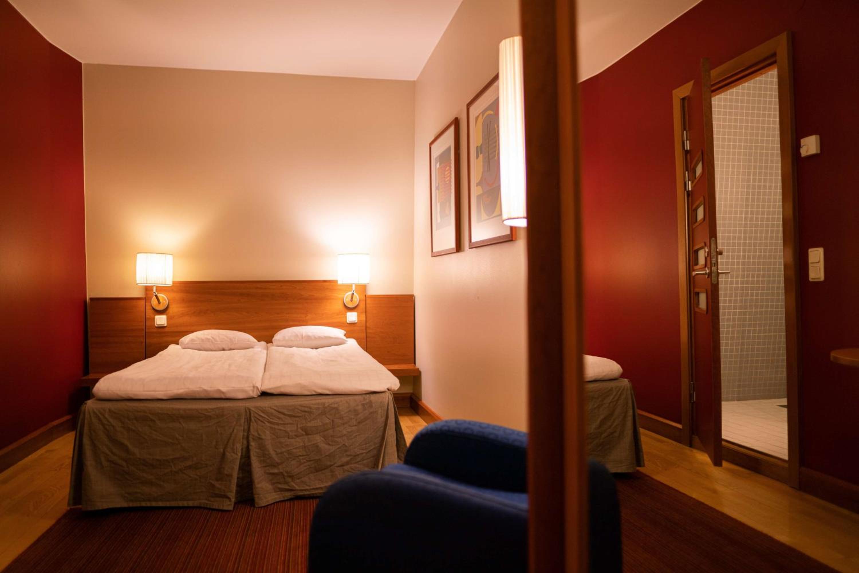 Double Room without Window - Photo 2