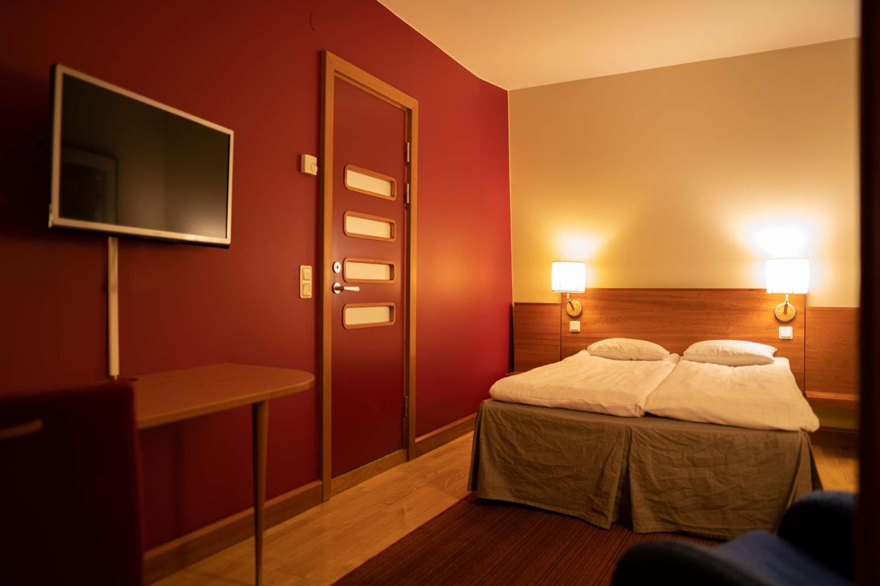 Double Room without Window - Photo 1