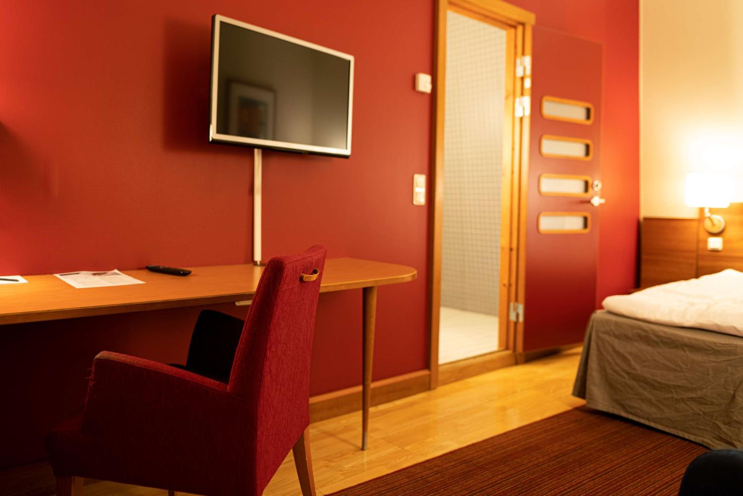 Double Room without Window - Photo 6