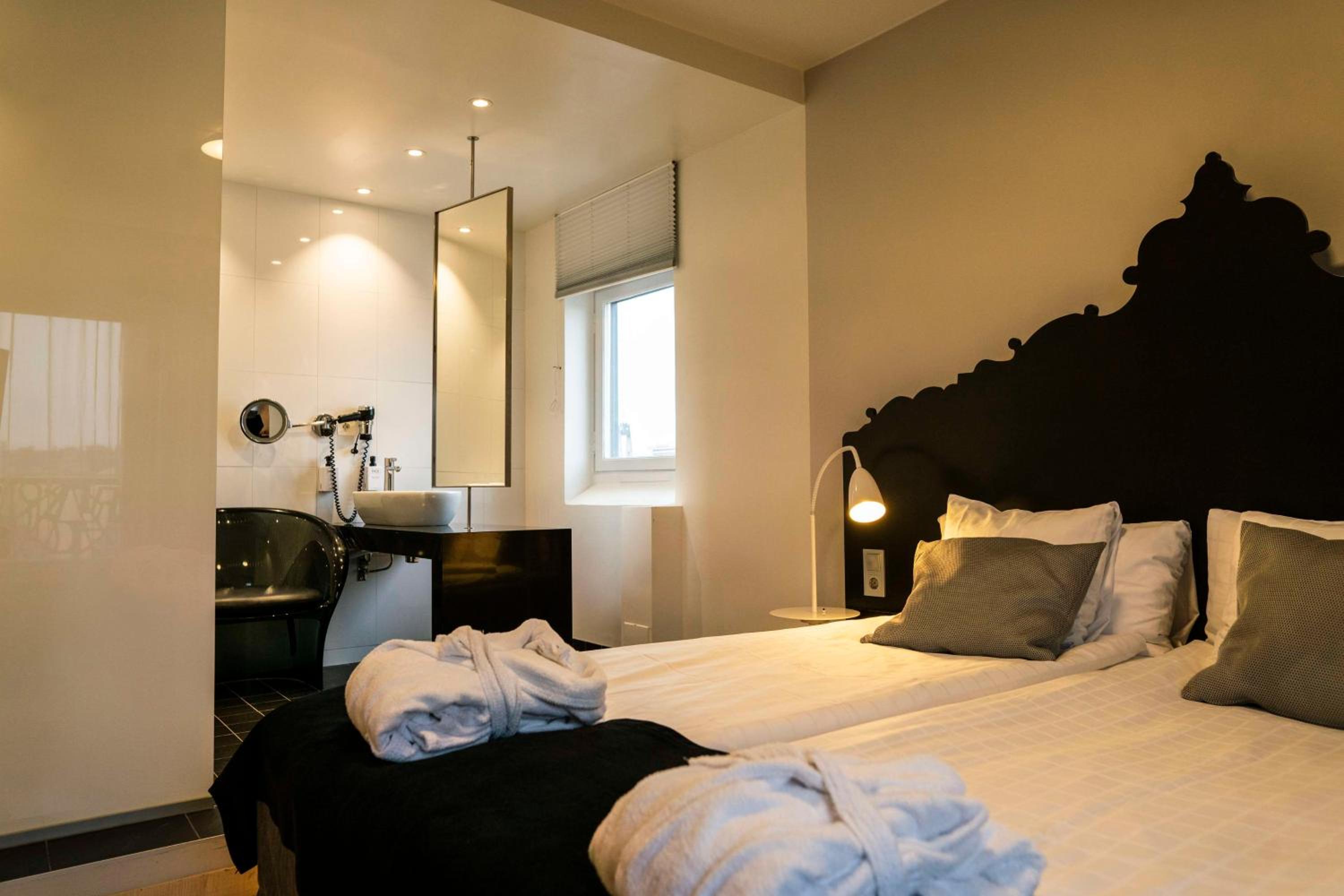 Suite - Photo 4
