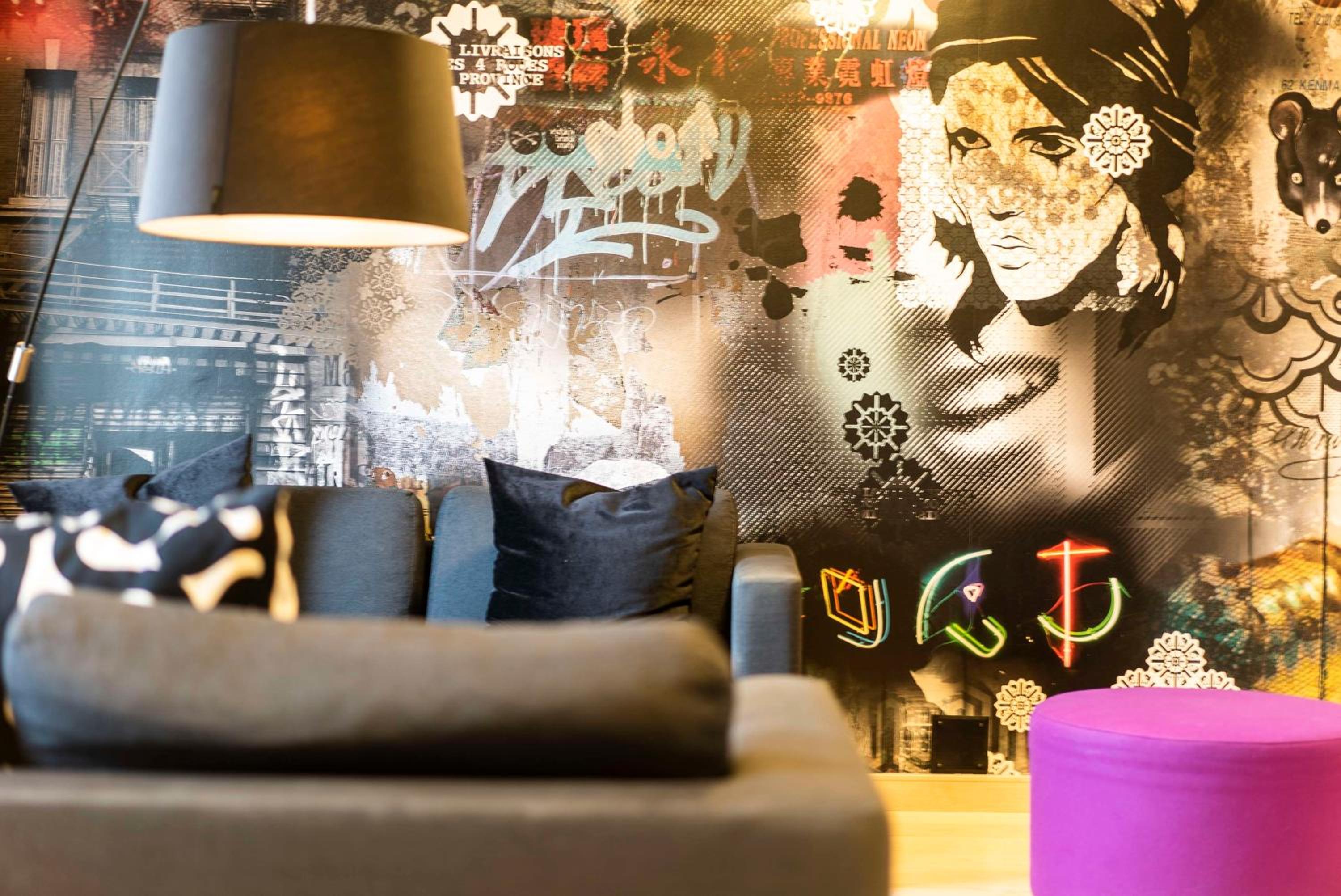 Suite - Photo 2