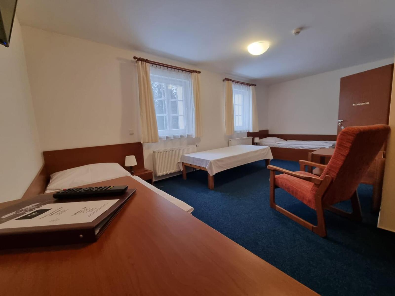 Twin Room - Photo 2