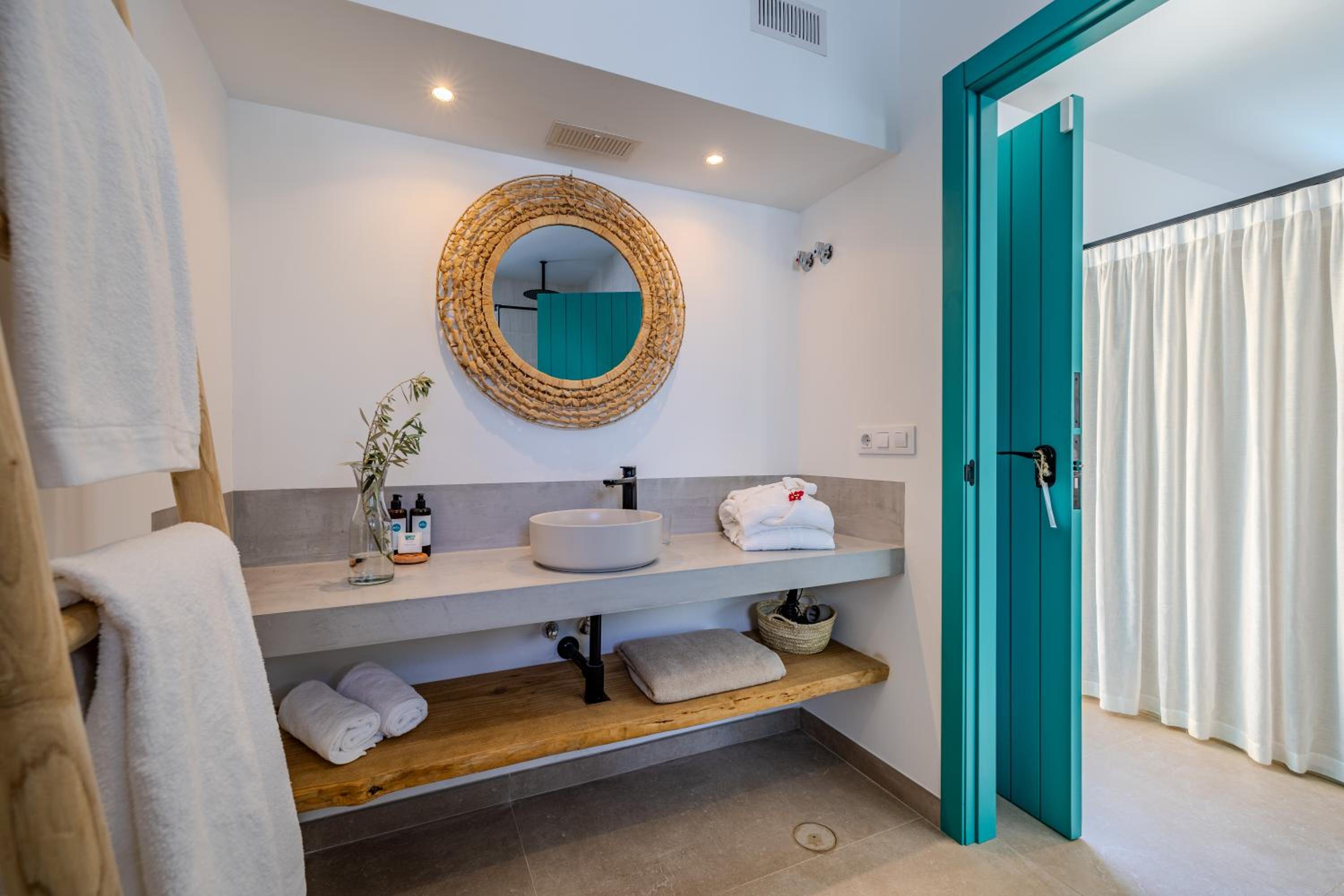 Garden Junior Suite - Photo 9