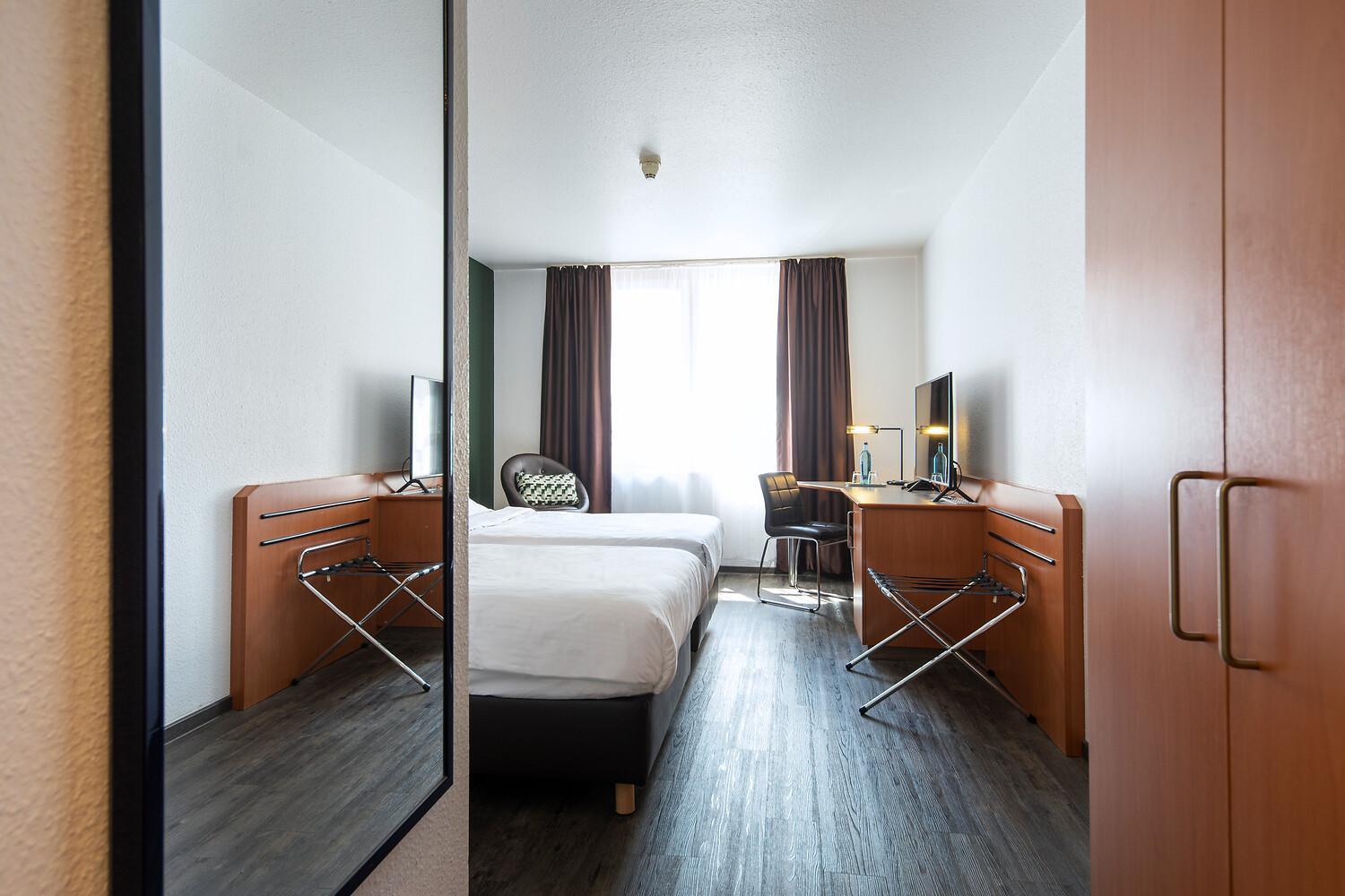 Economy Double or Twin Room - Photo 6