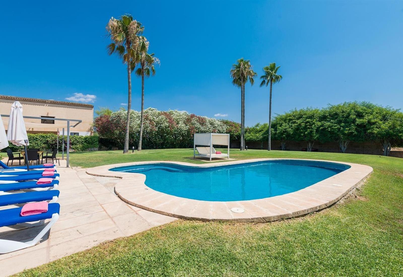 Villa with Garden View - Photo 29