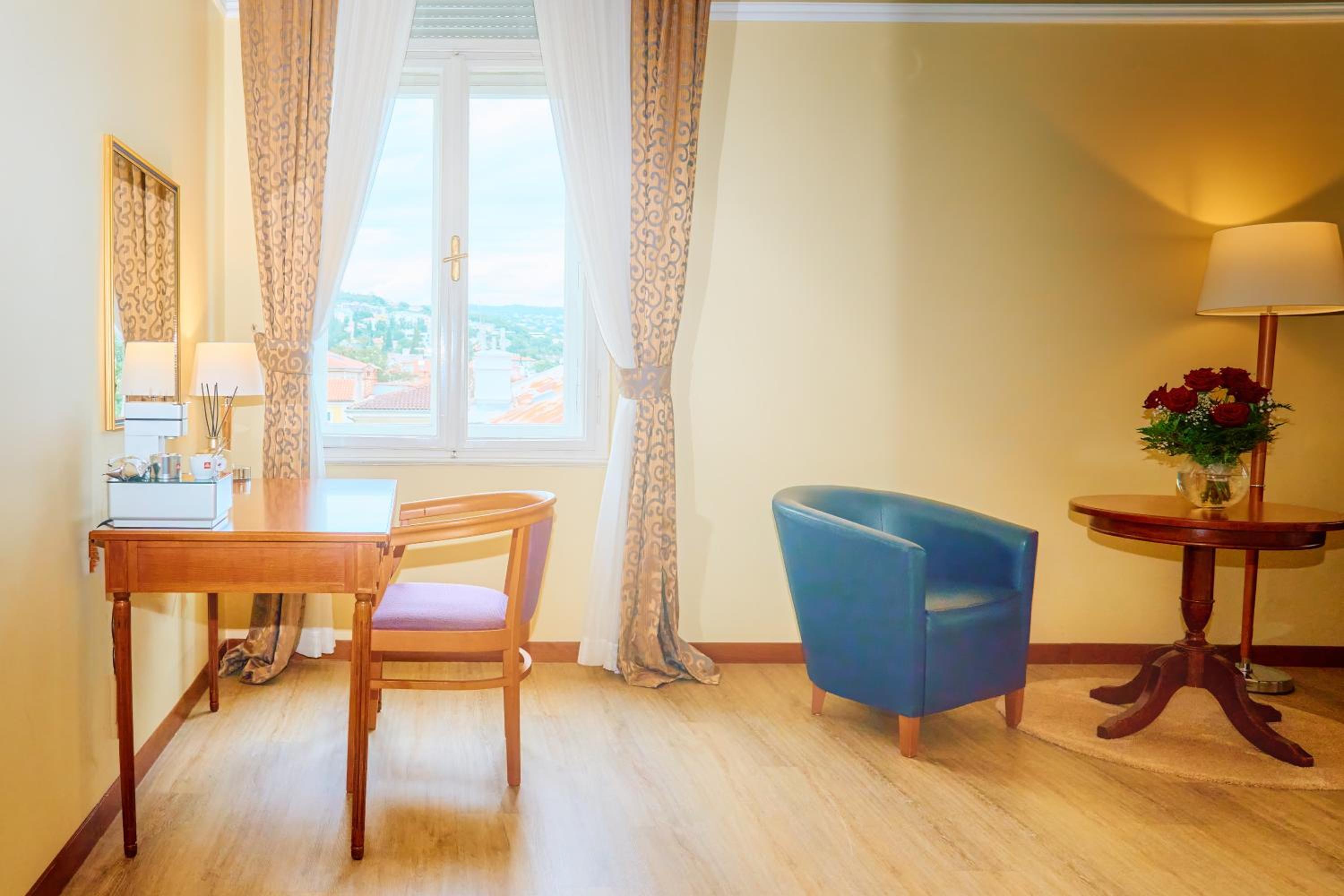 Junior Suite with Garden View - Photo 1
