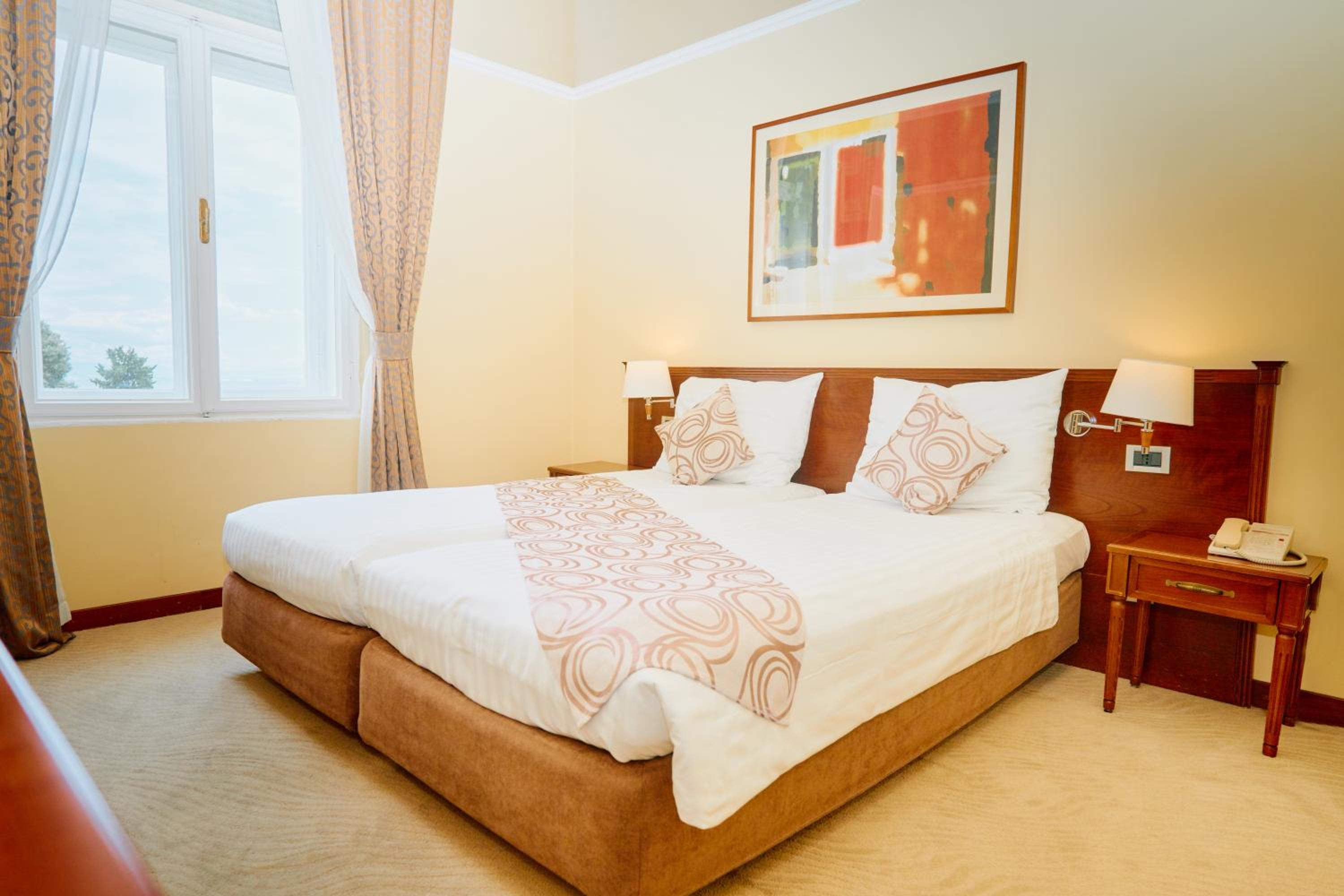 Standard Twin/Double Room with Sea Side - Photo 12