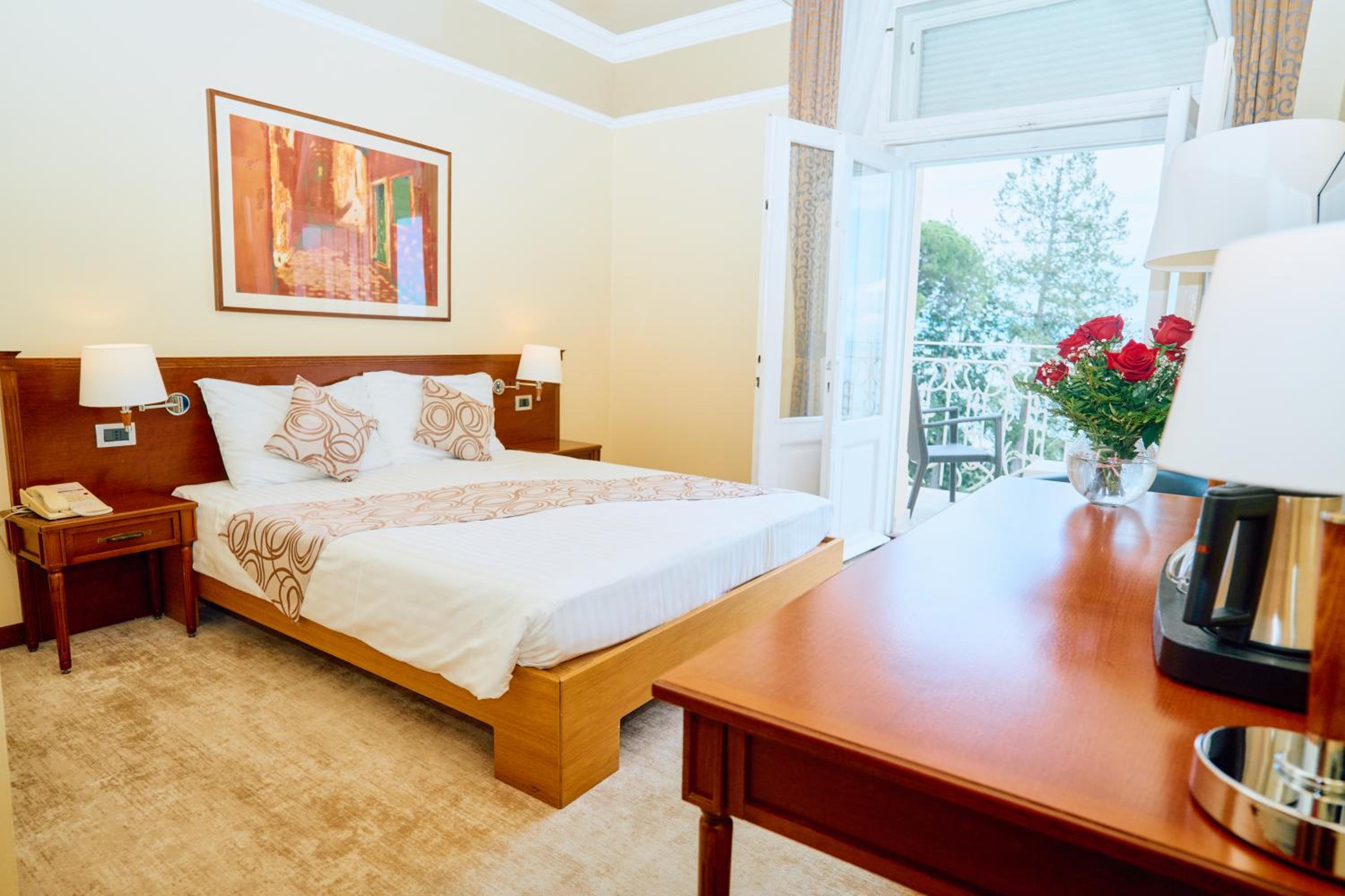 Deluxe Twin Room with Balcony - Sea Side - Photo 14