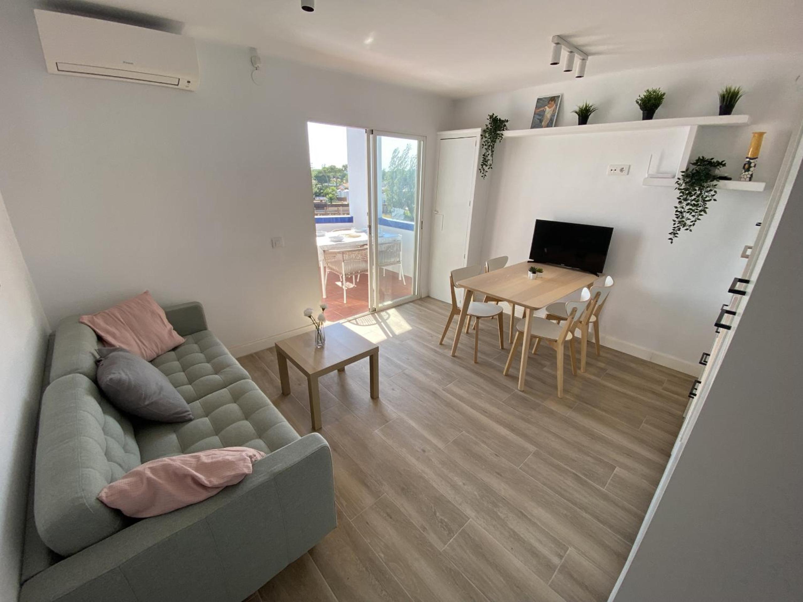 Apartamento de dos habitaciones con balcón