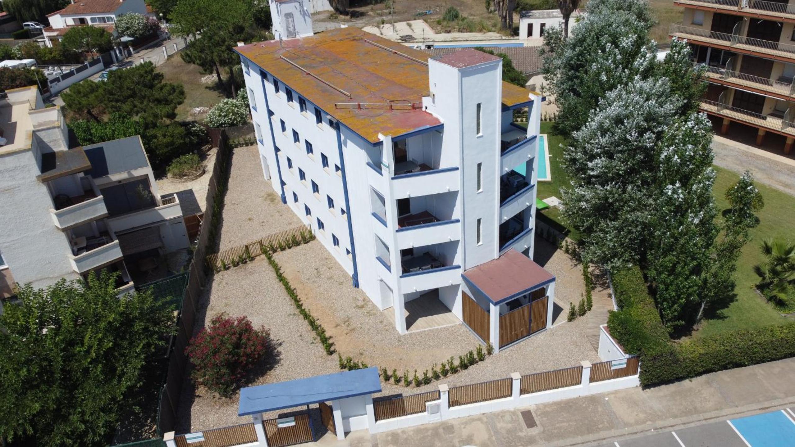 Two-Bedroom Apartment with Balcony photo 2