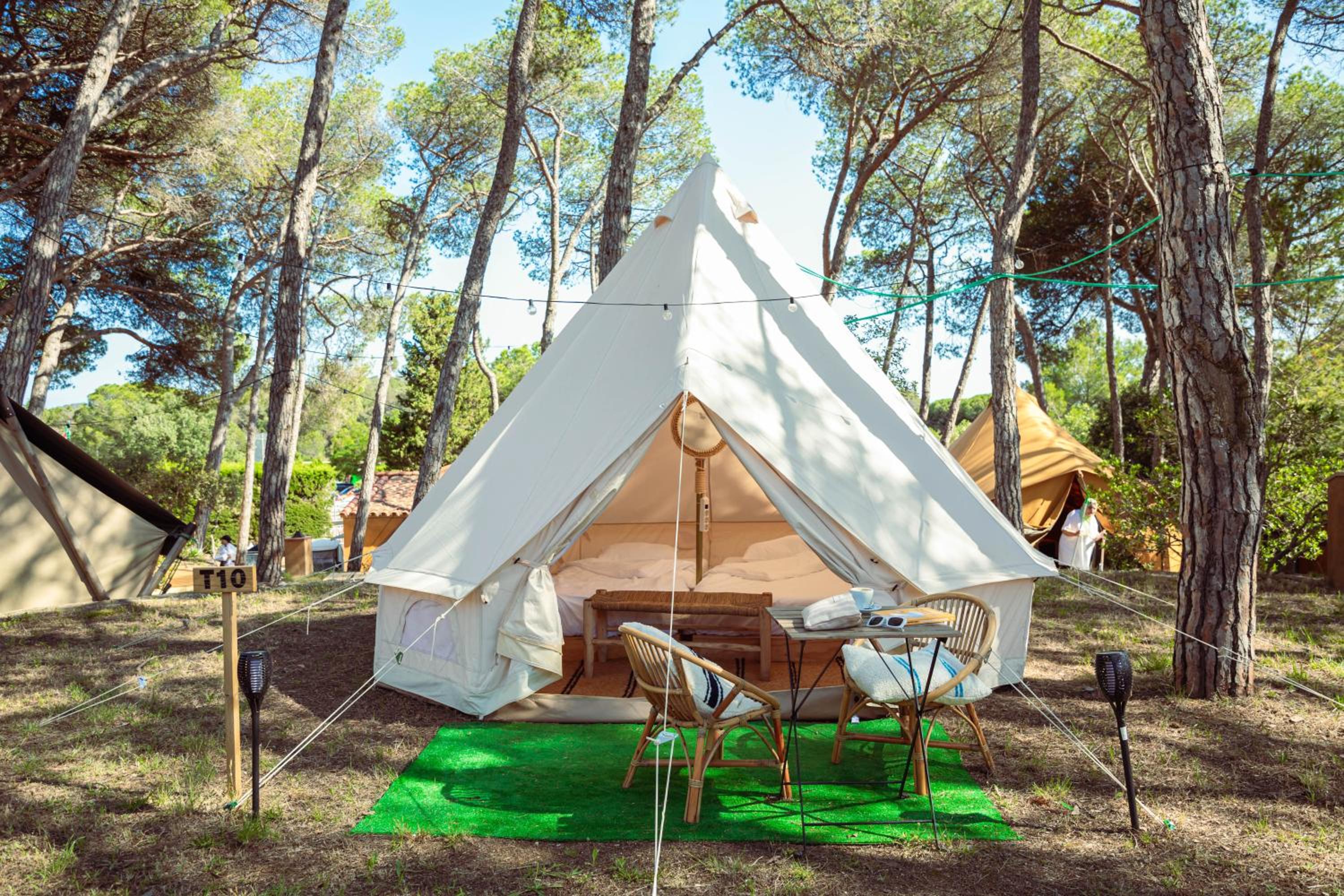 Tent - Photo 2