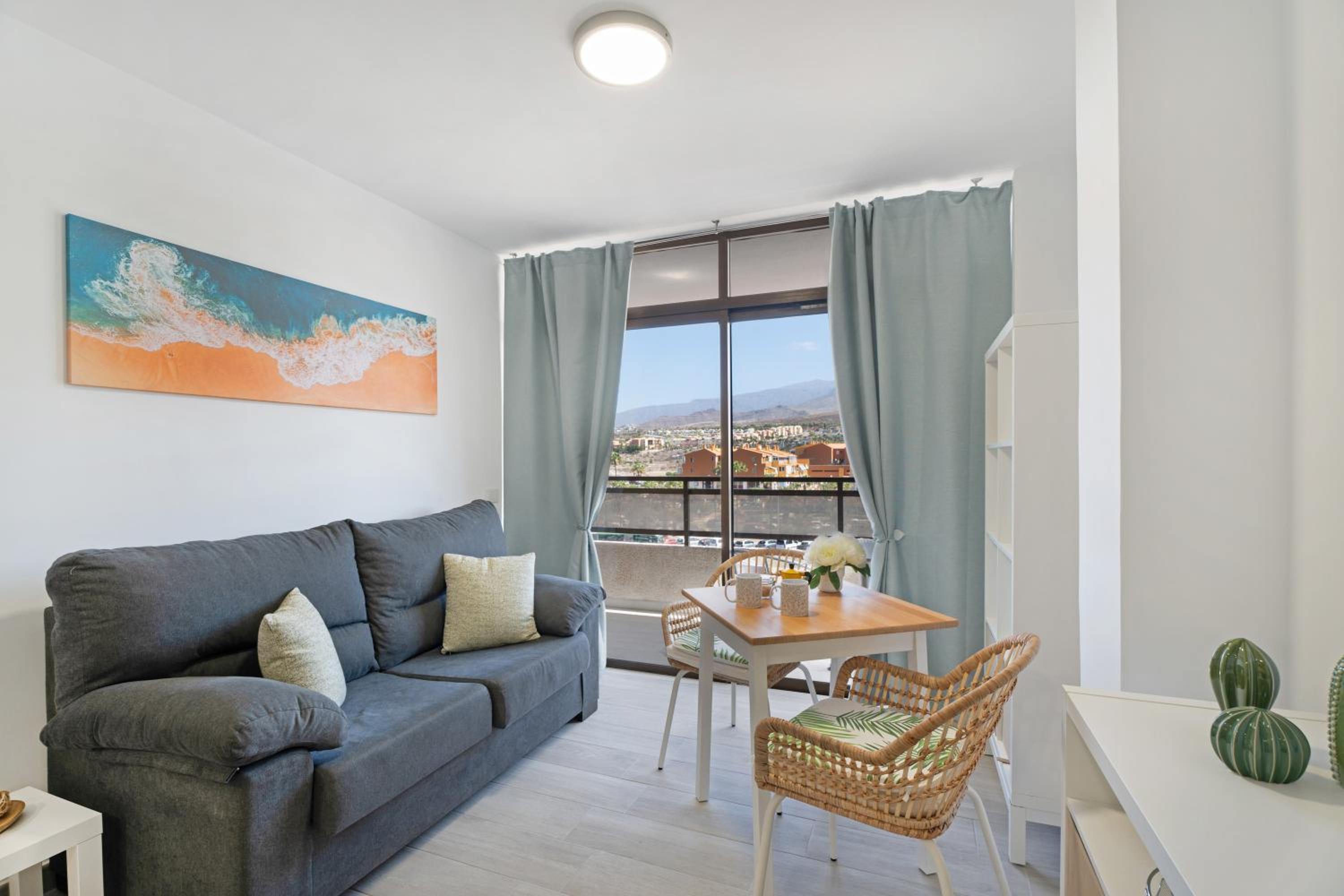 Apartamento de un dormitorio superior con balcón