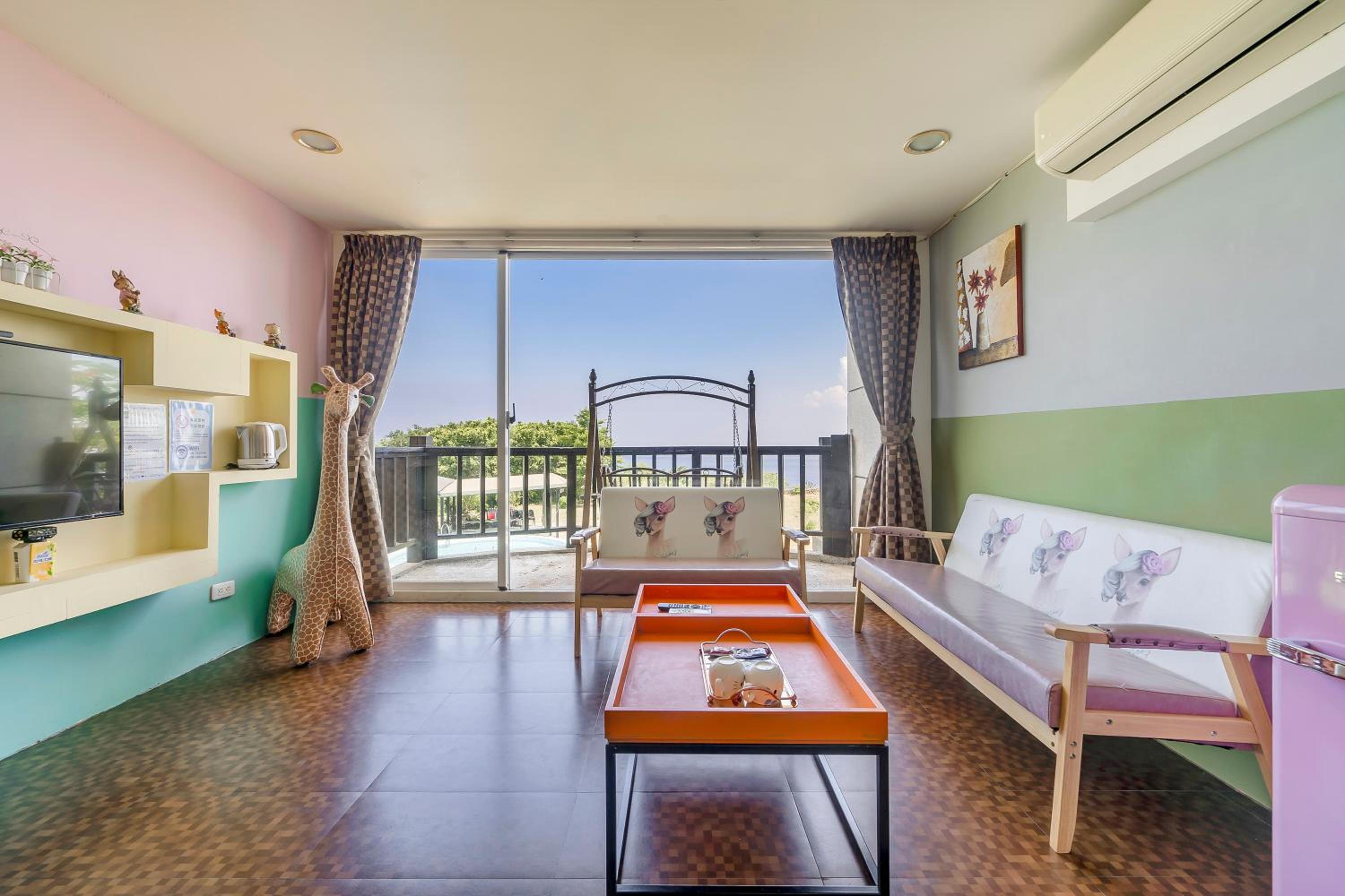 Deluxe Double Room With Balcony And Sea View - Photo 19