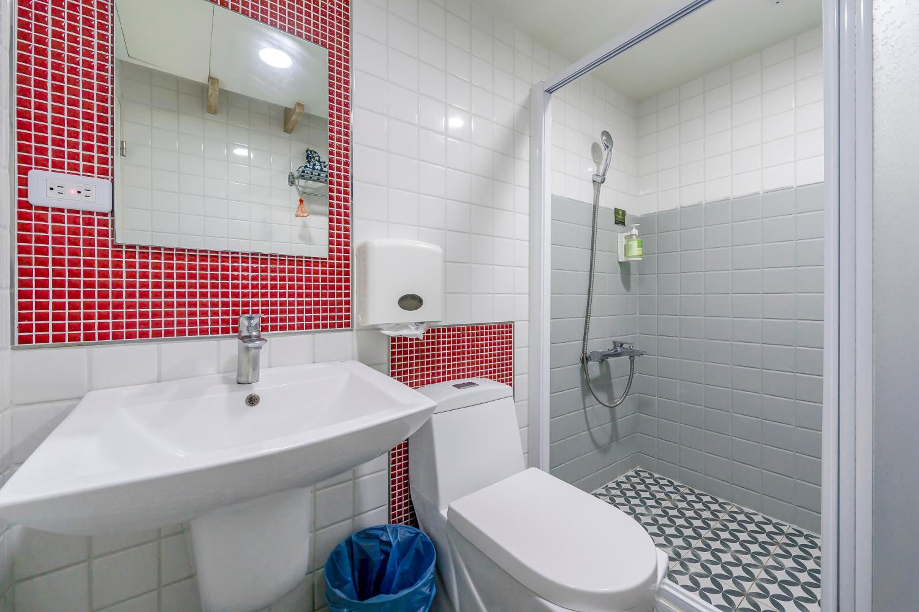 Deluxe Double Room With Balcony And Sea View - Photo 15