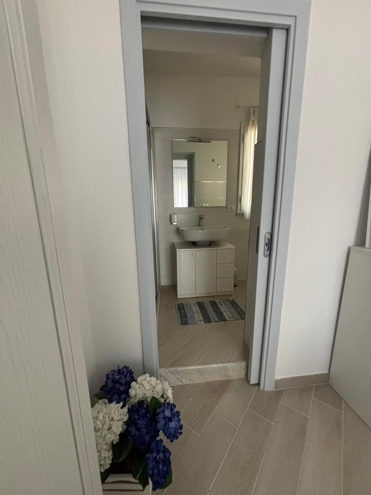 One-Bedroom Apartment with Balcony photo 3