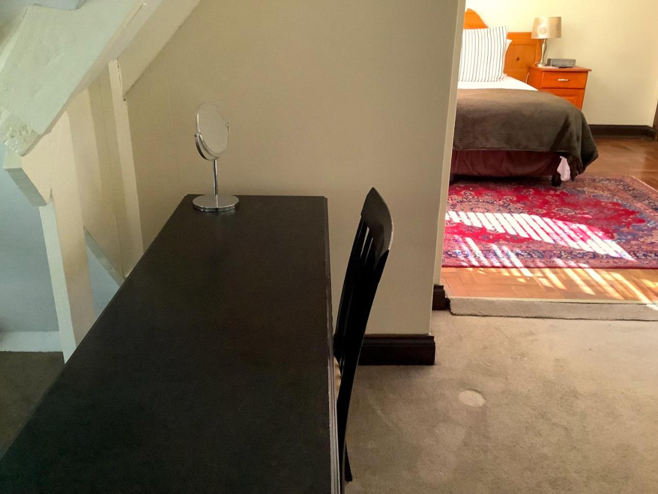 Family Room with Private Bathroom photo 3