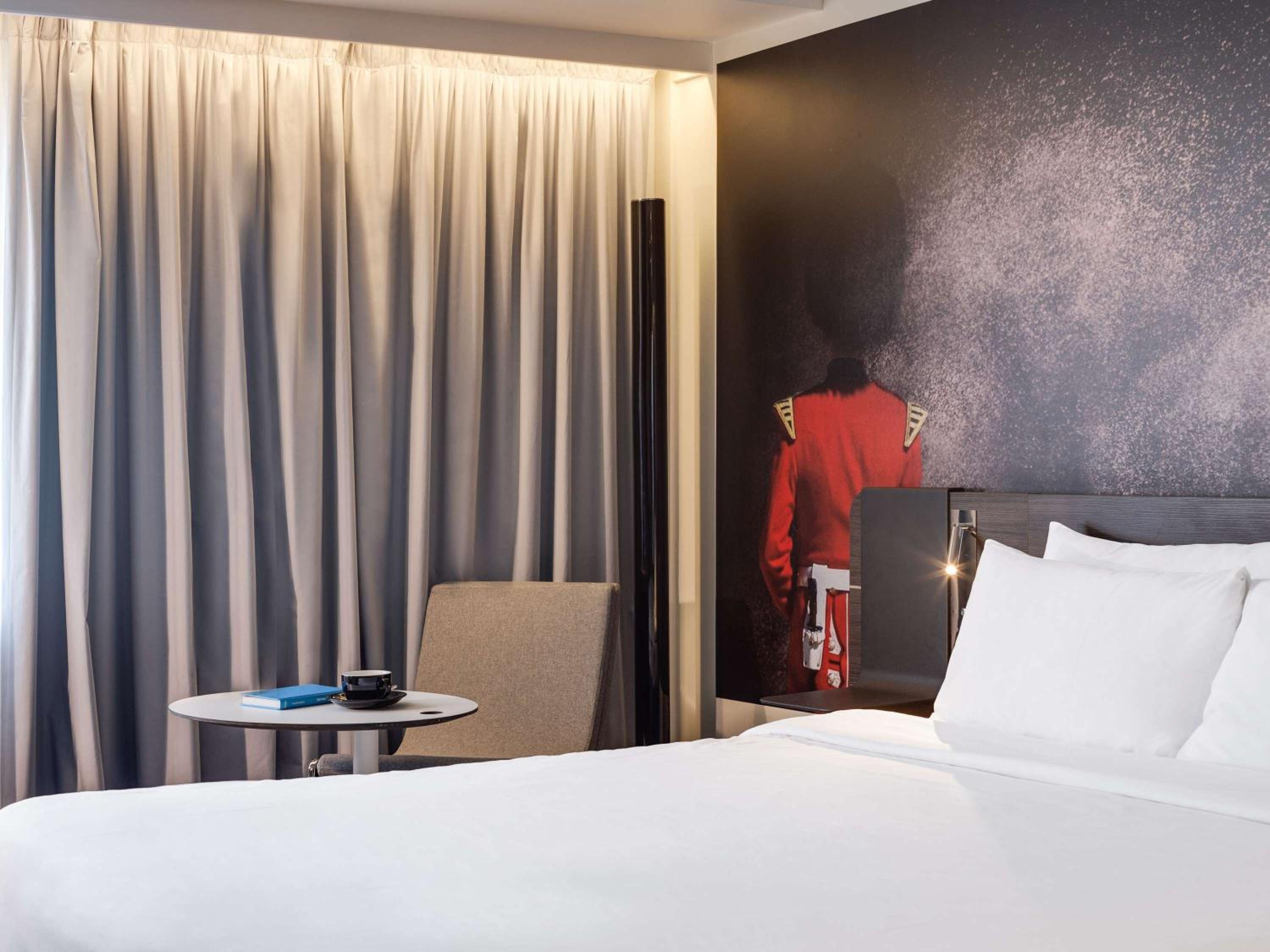 King Suite with Sofa-Bed