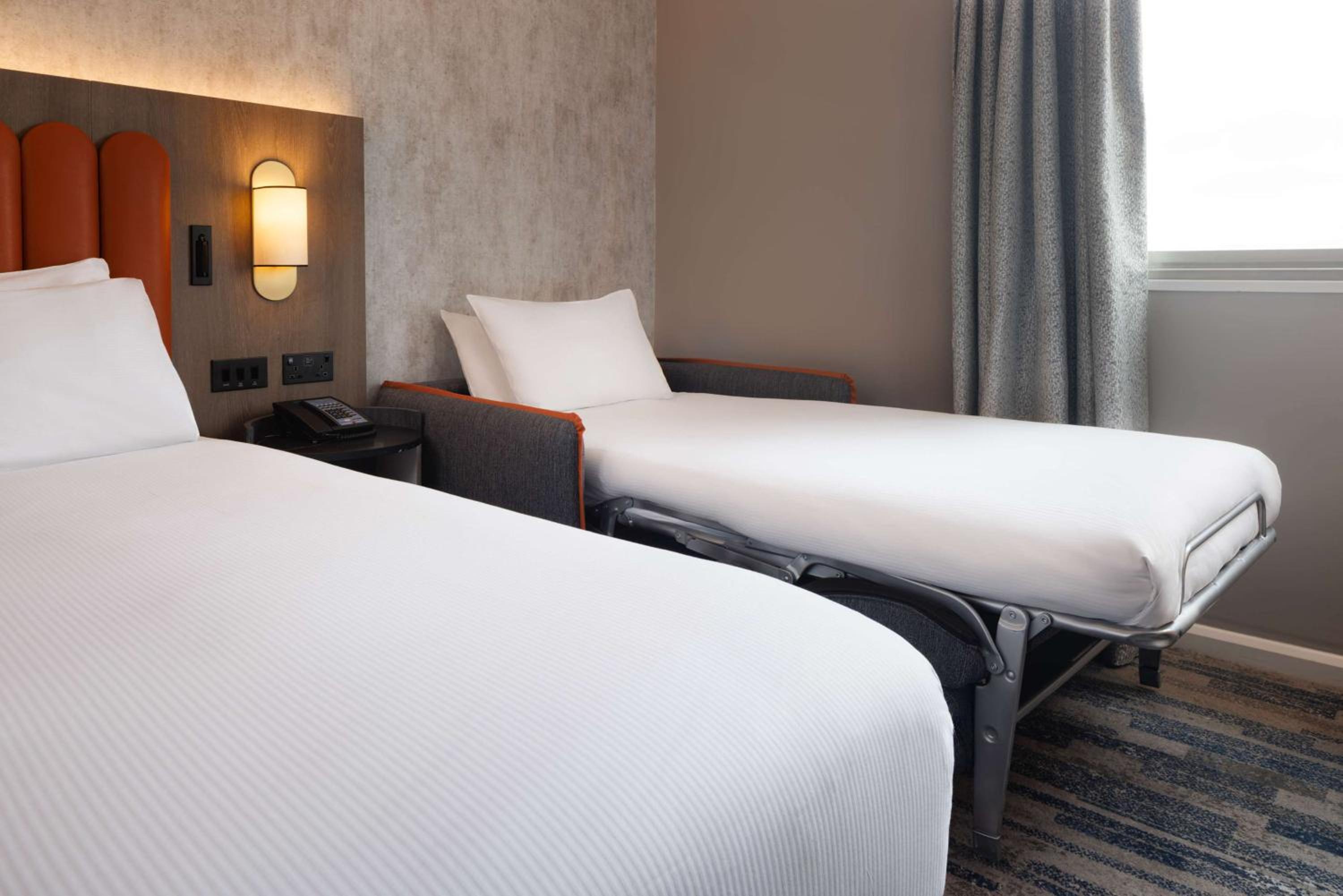 Premium Double Room with sofa bed - Photo 4
