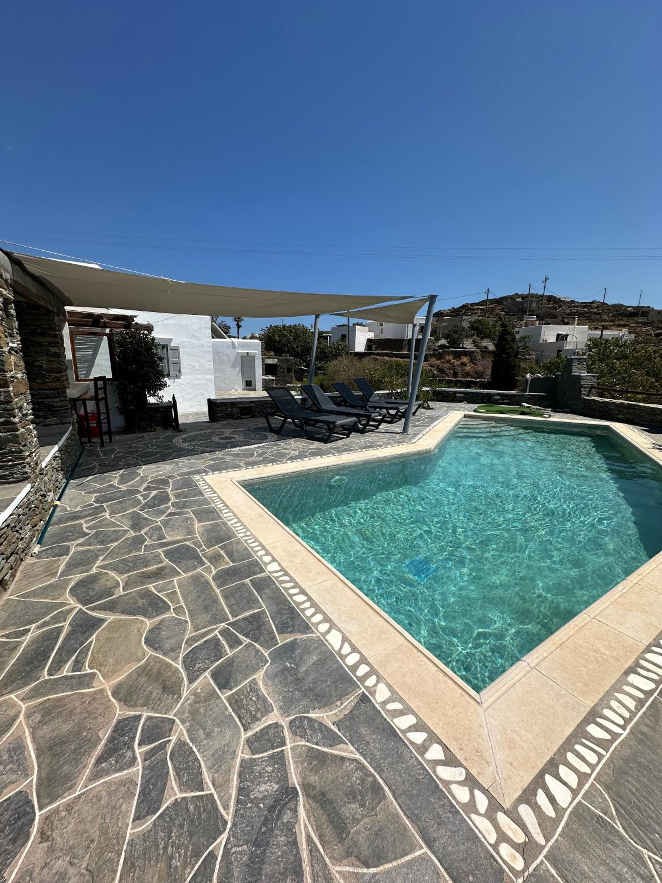 Three-Bedroom House photo 2