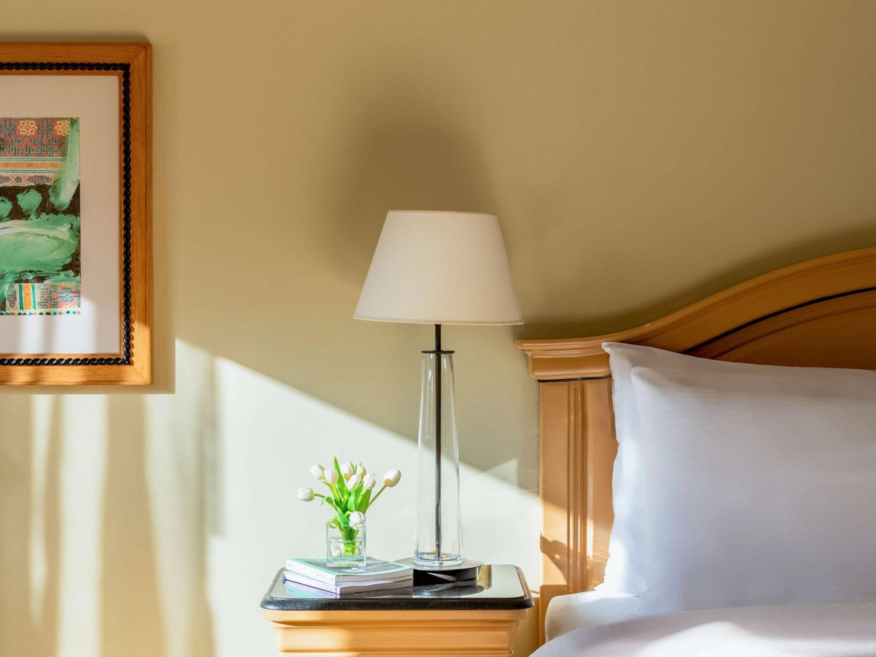 Deluxe King Room - Photo 3
