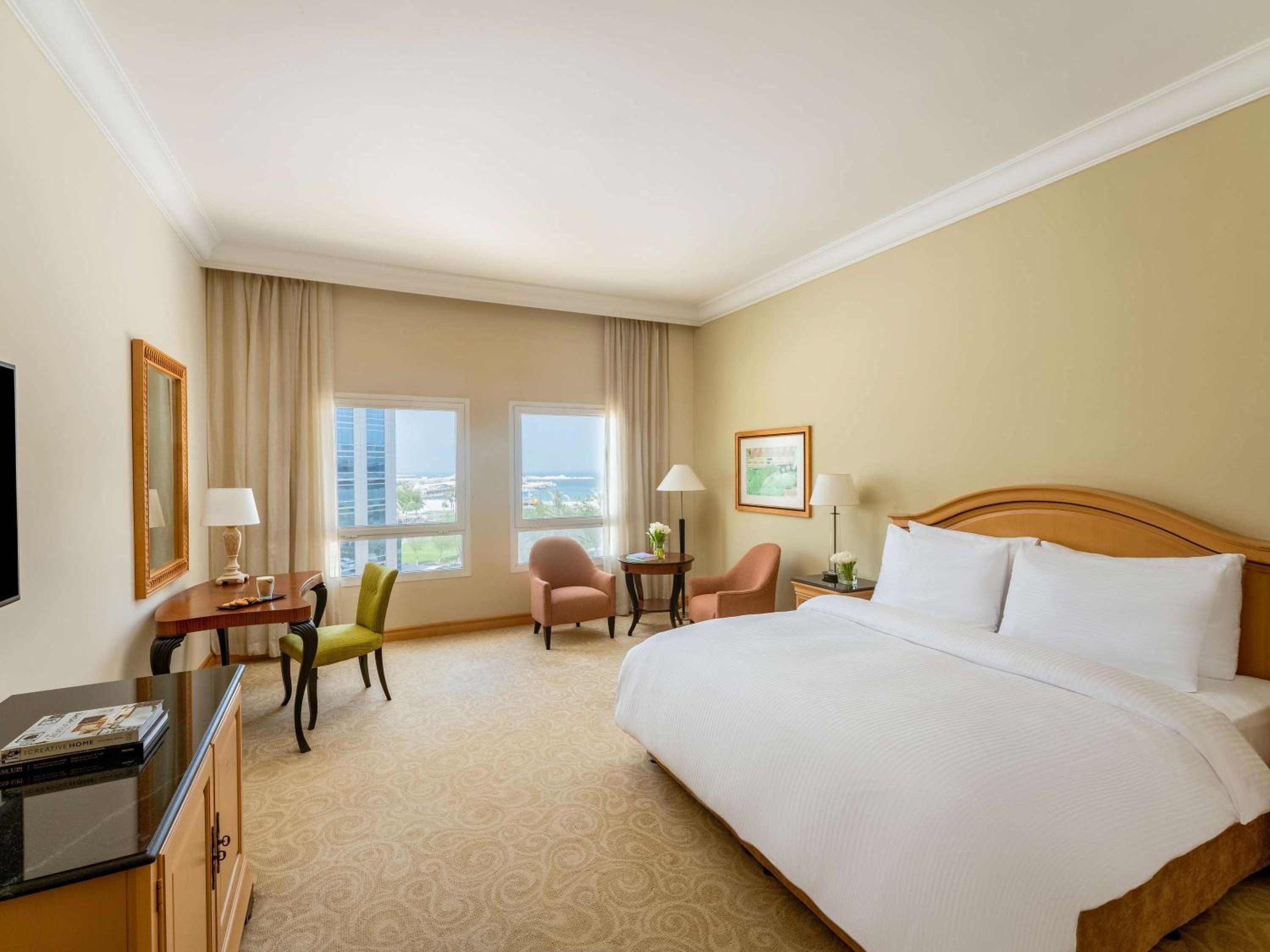 Deluxe King Room - Photo 1
