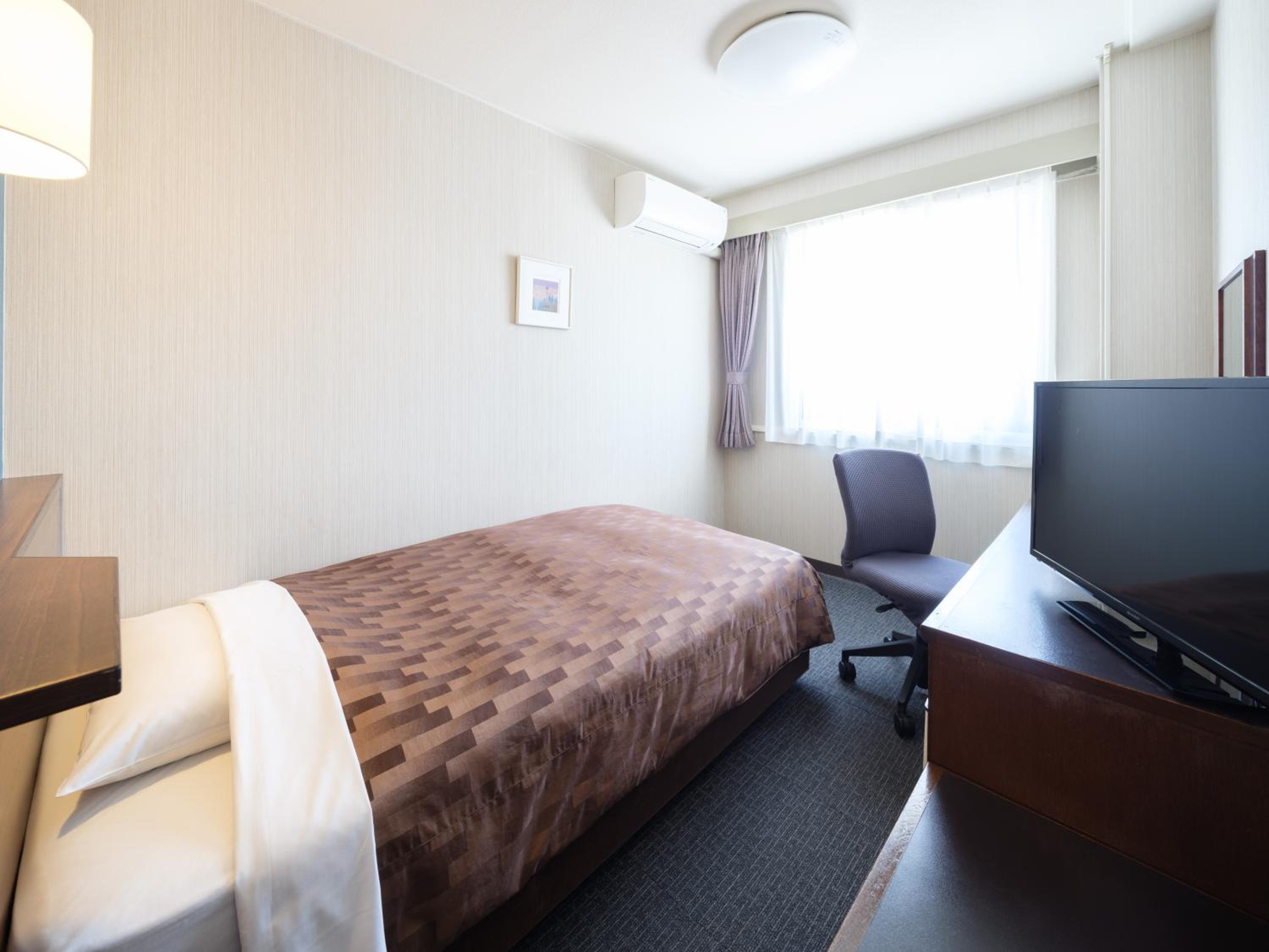 Single Room - Smoking photo 1