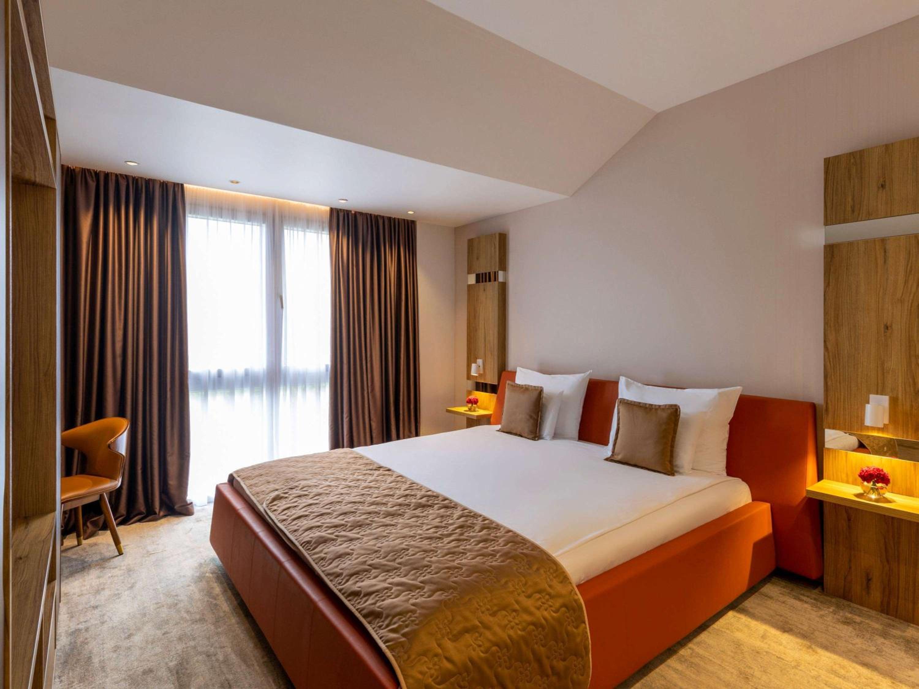 Superior Suite with One King Bed and Balcony - Photo 3