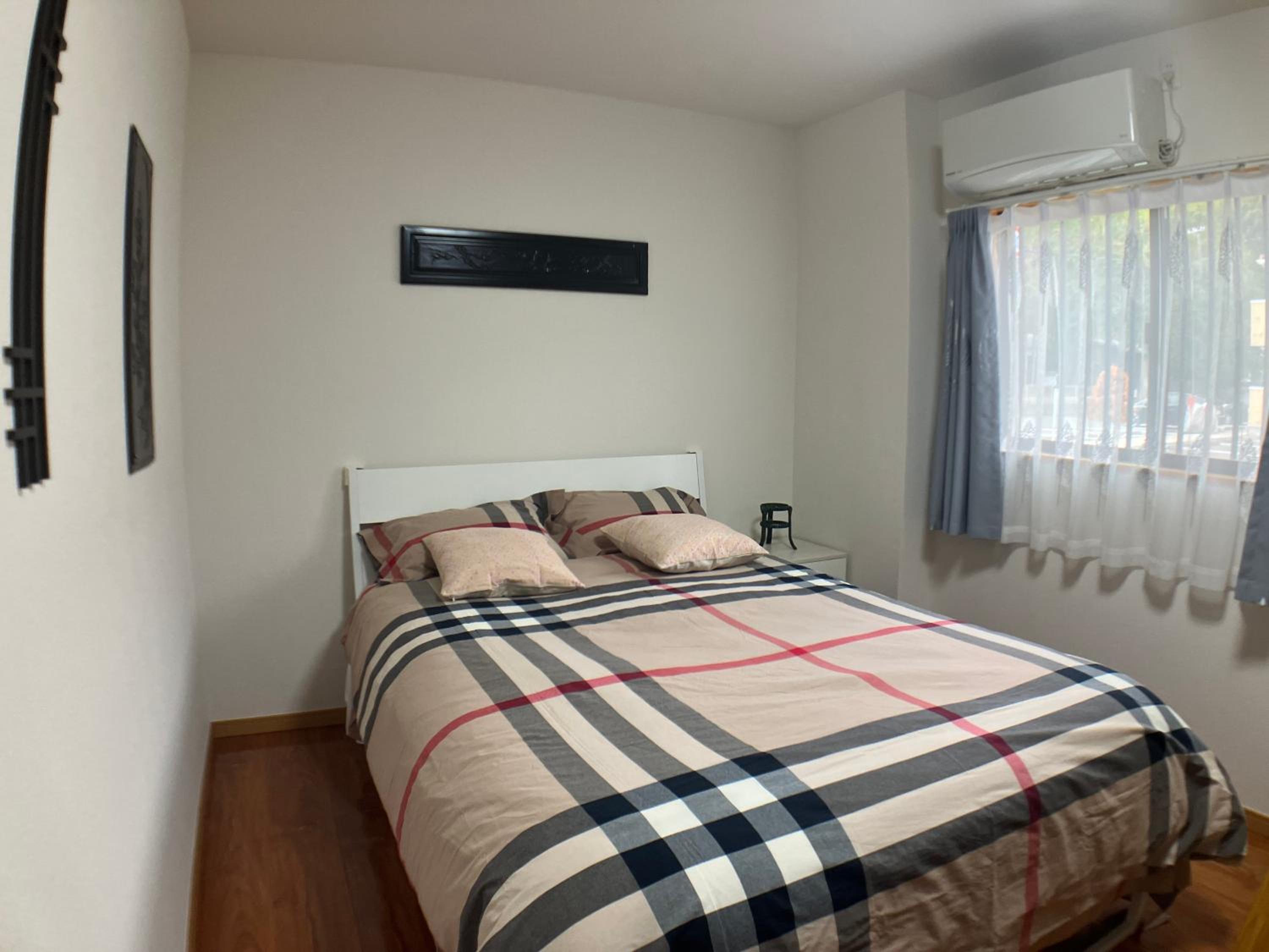One-Bedroom House photo 1