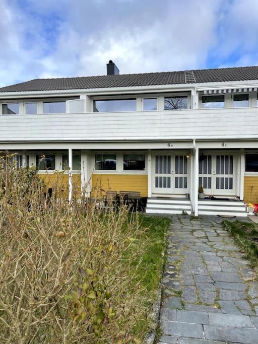 Three-Bedroom House photo 2