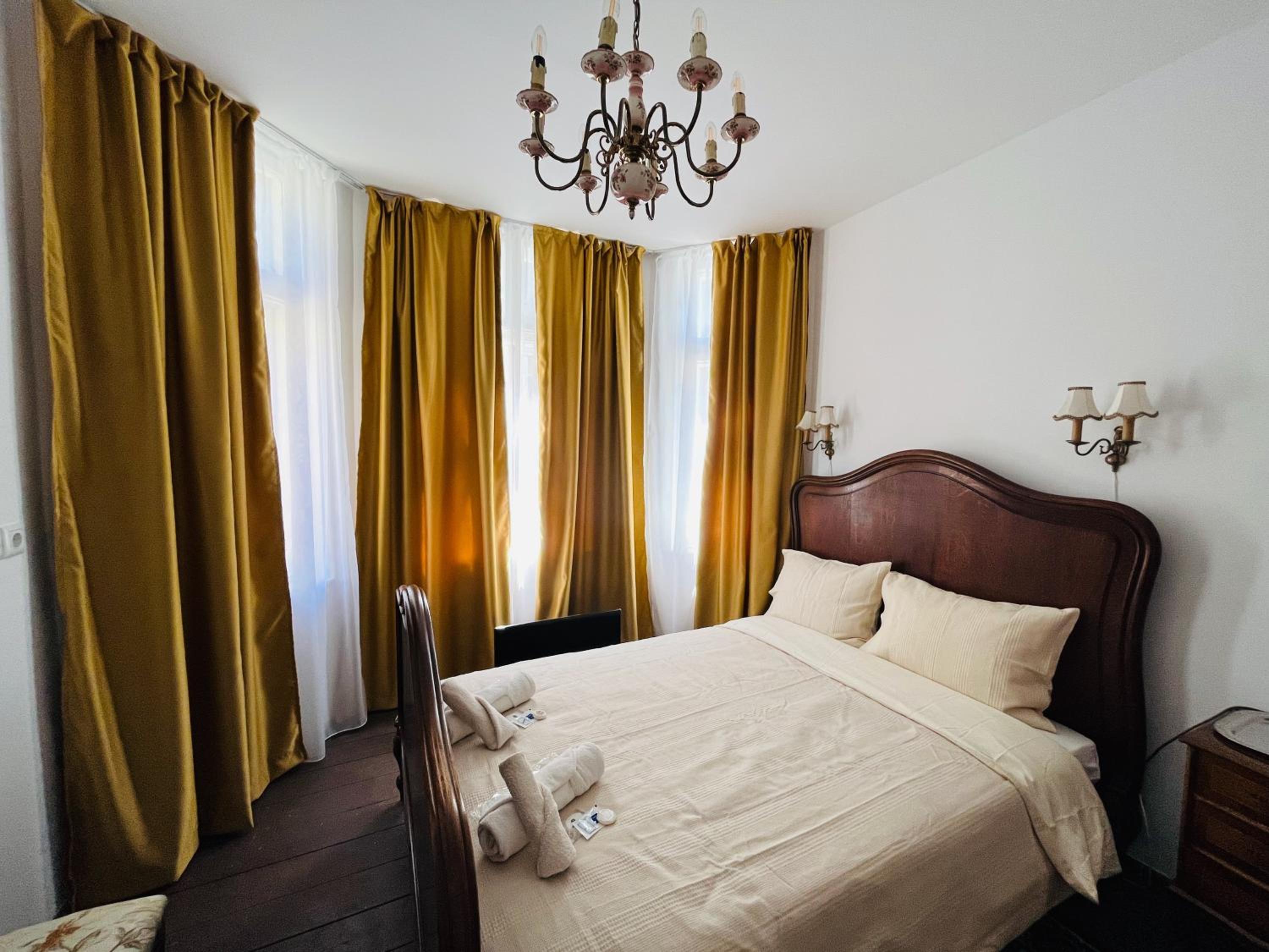 Double Room with Shared Bathroom photo 1
