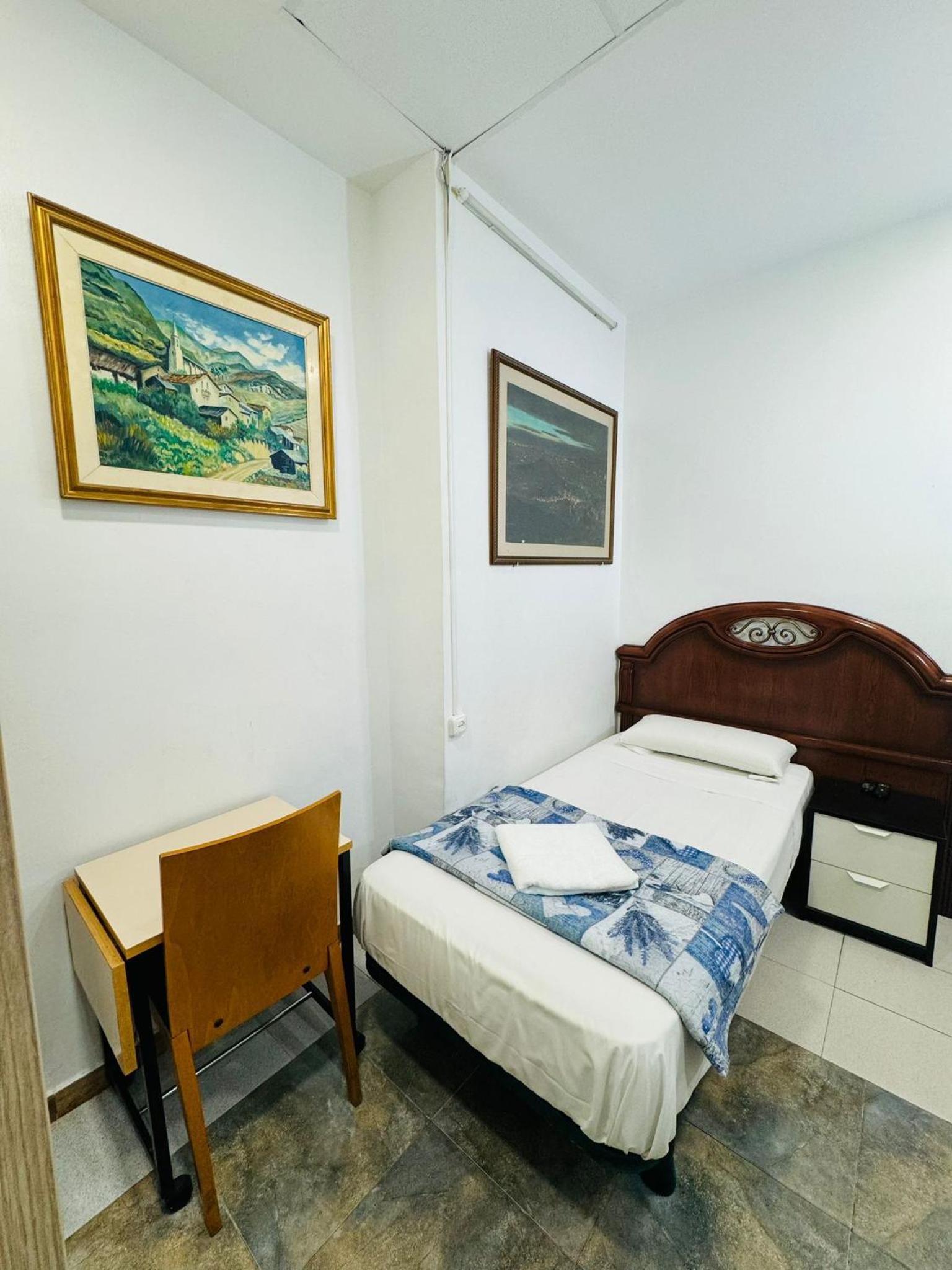 Large Single Room photo 3