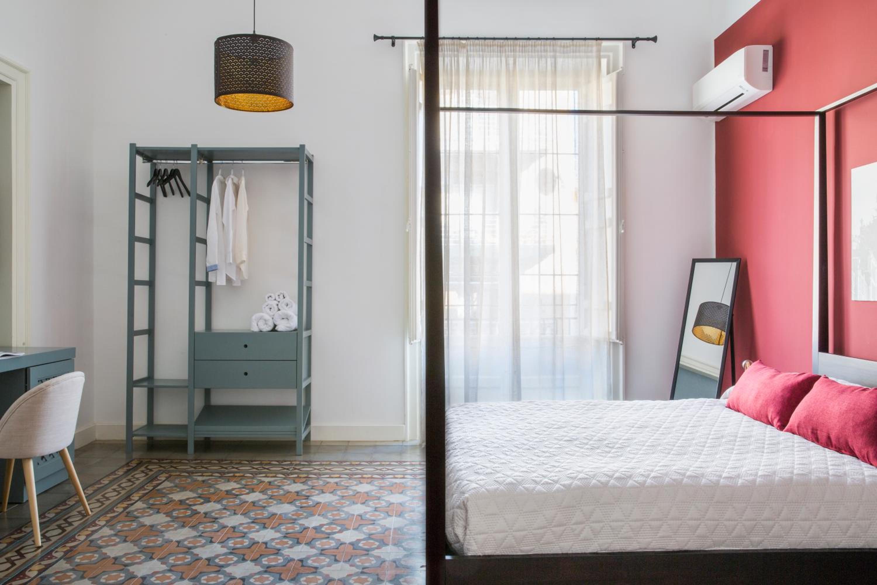 Triple Room with Balcony - Photo 13