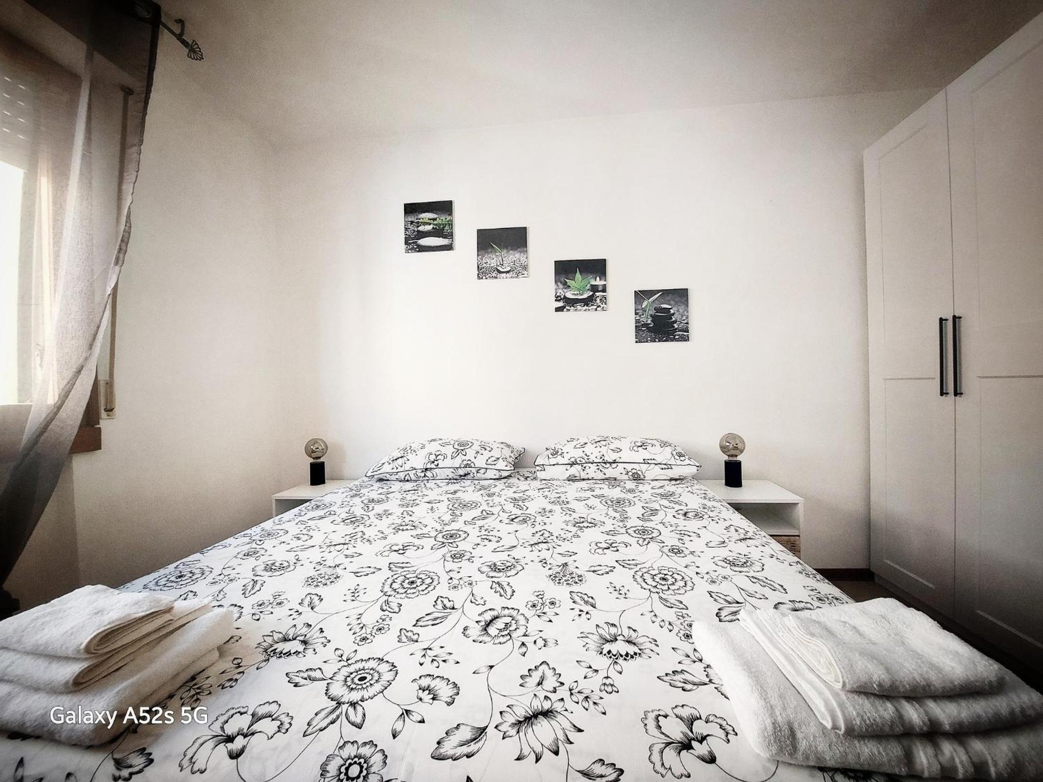 Basic Triple Room with Shared Bathroom photo 1