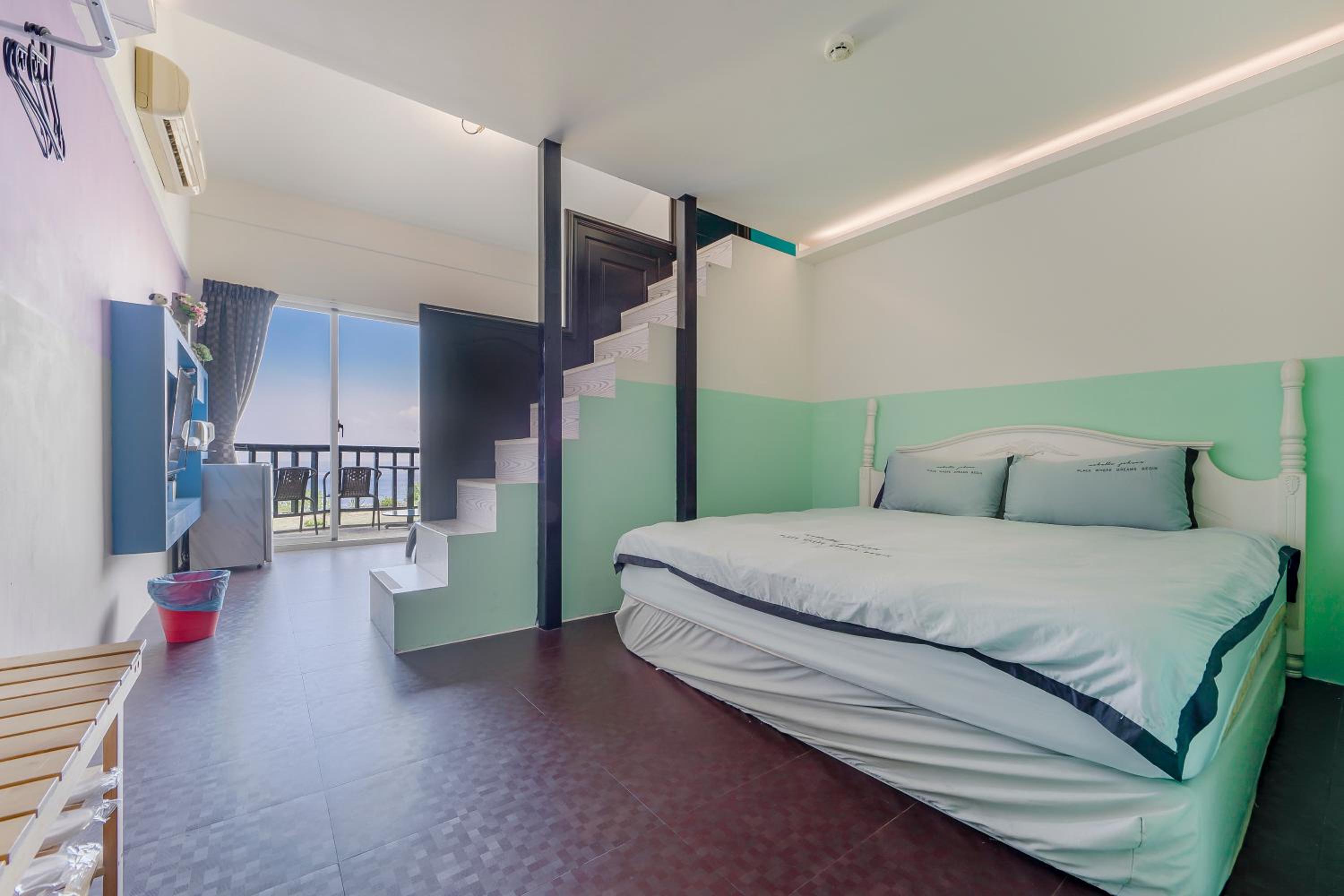 Duplex Quadruple Room - Photo 8