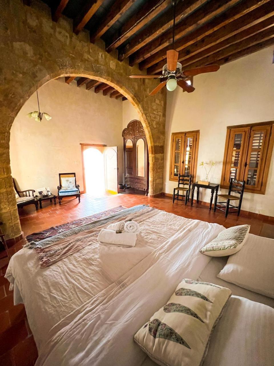 Deluxe Double Room with Balcony photo 2