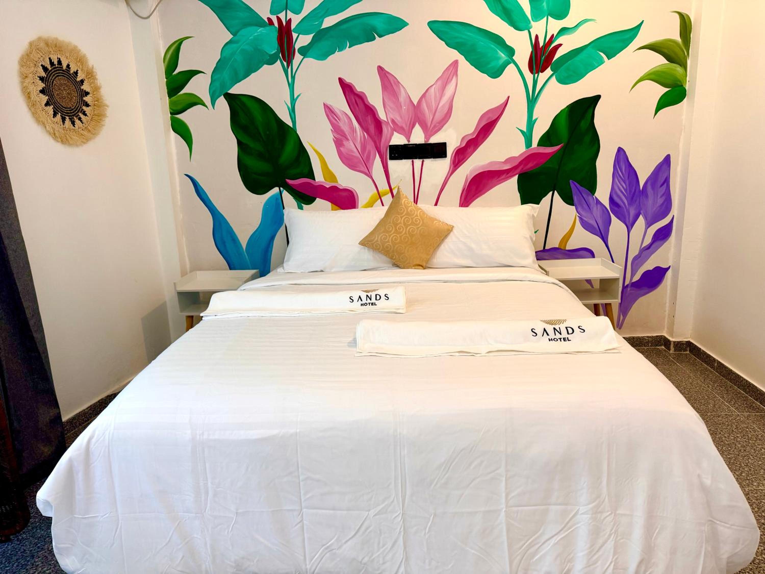 Queen Room with Balcony photo 3