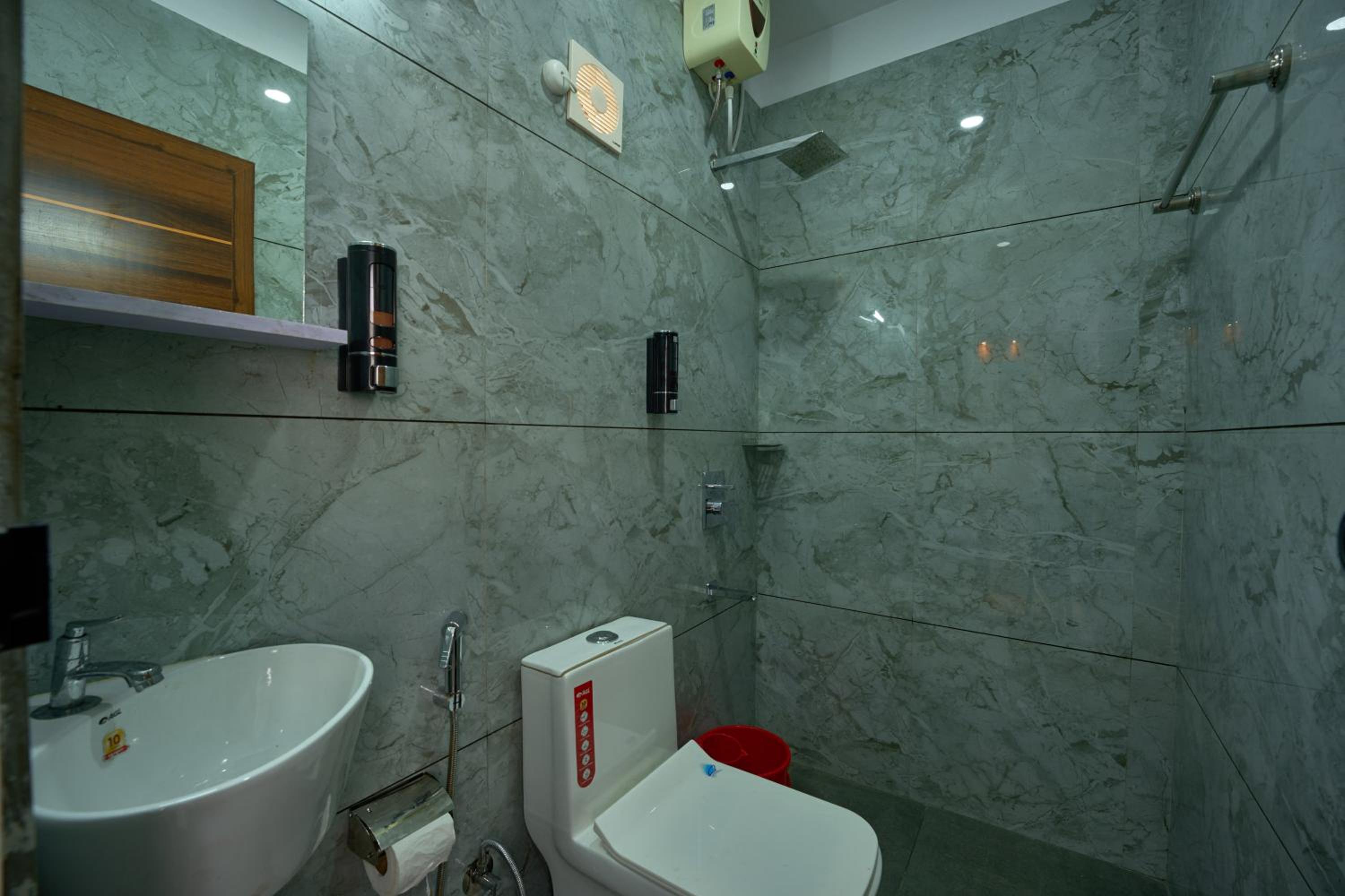 Double Standard Room - Photo 4