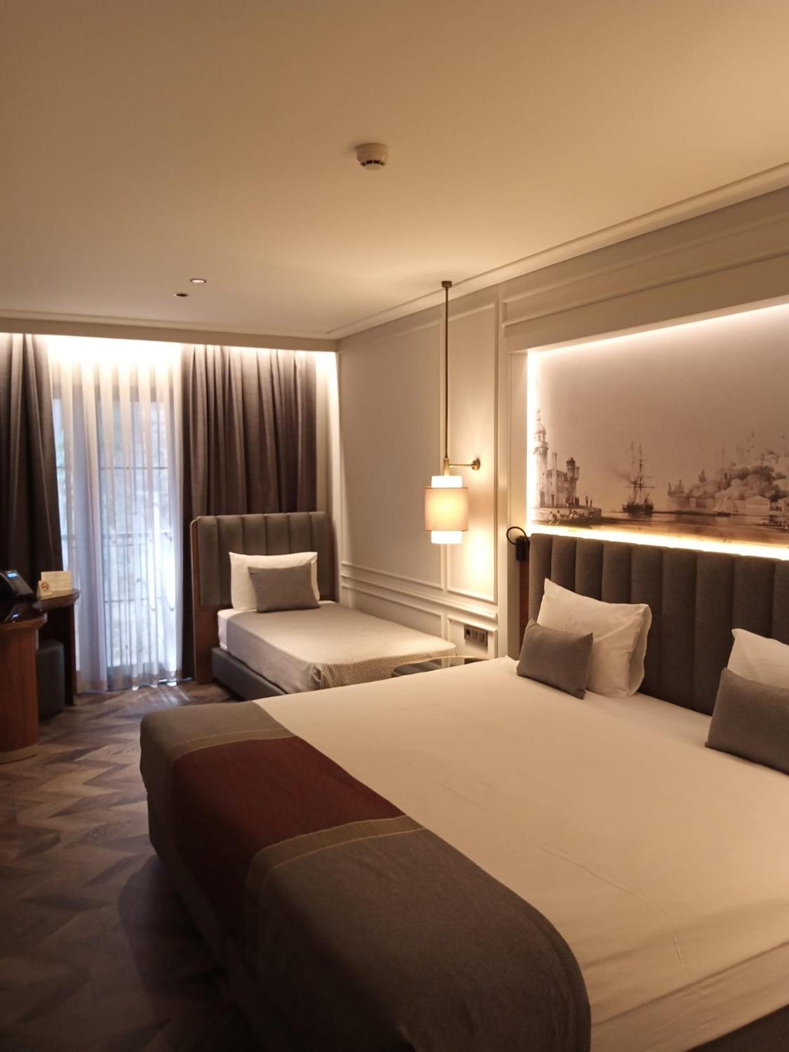 Deluxe Triple Room photo 2