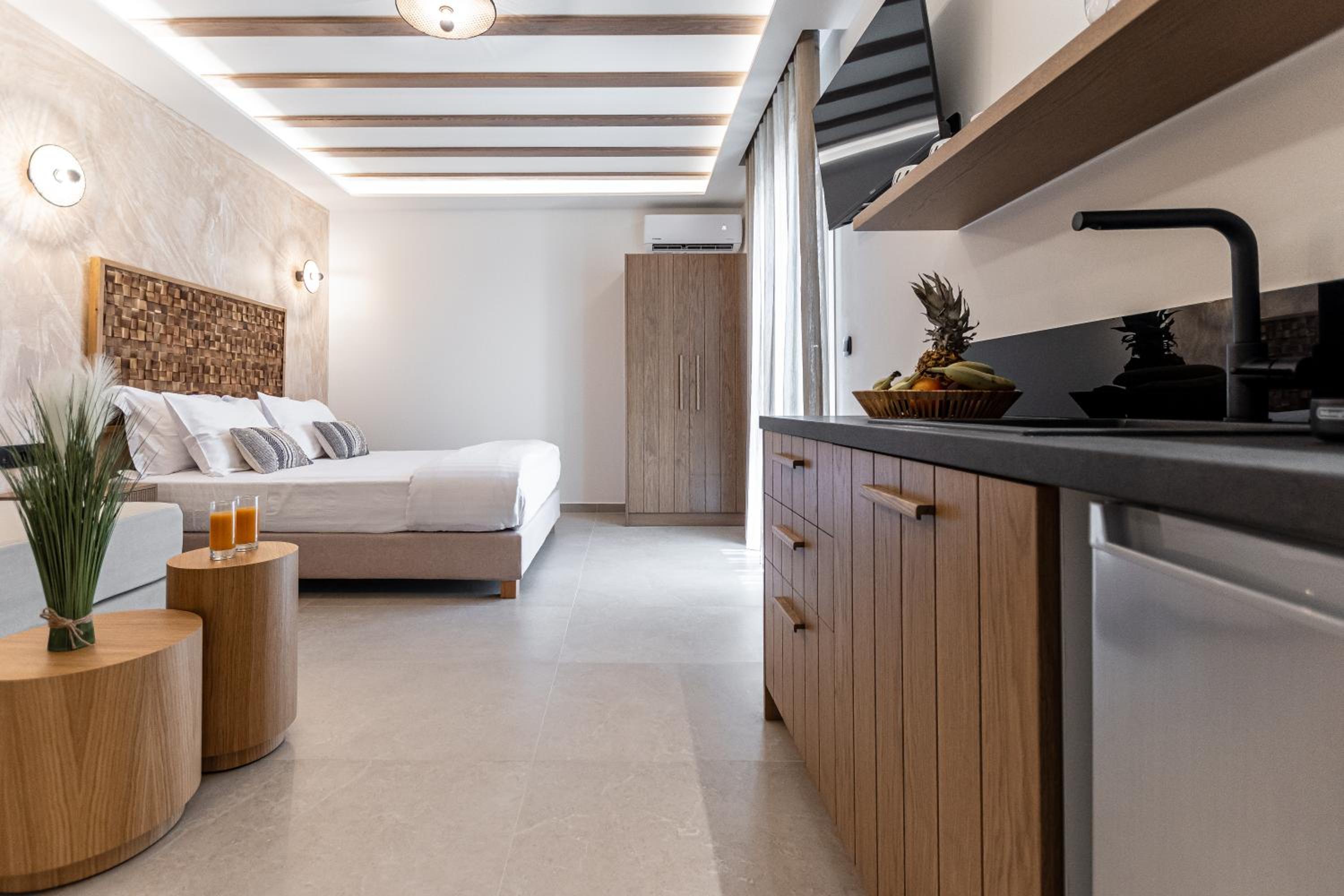 Suite with City View photo 2