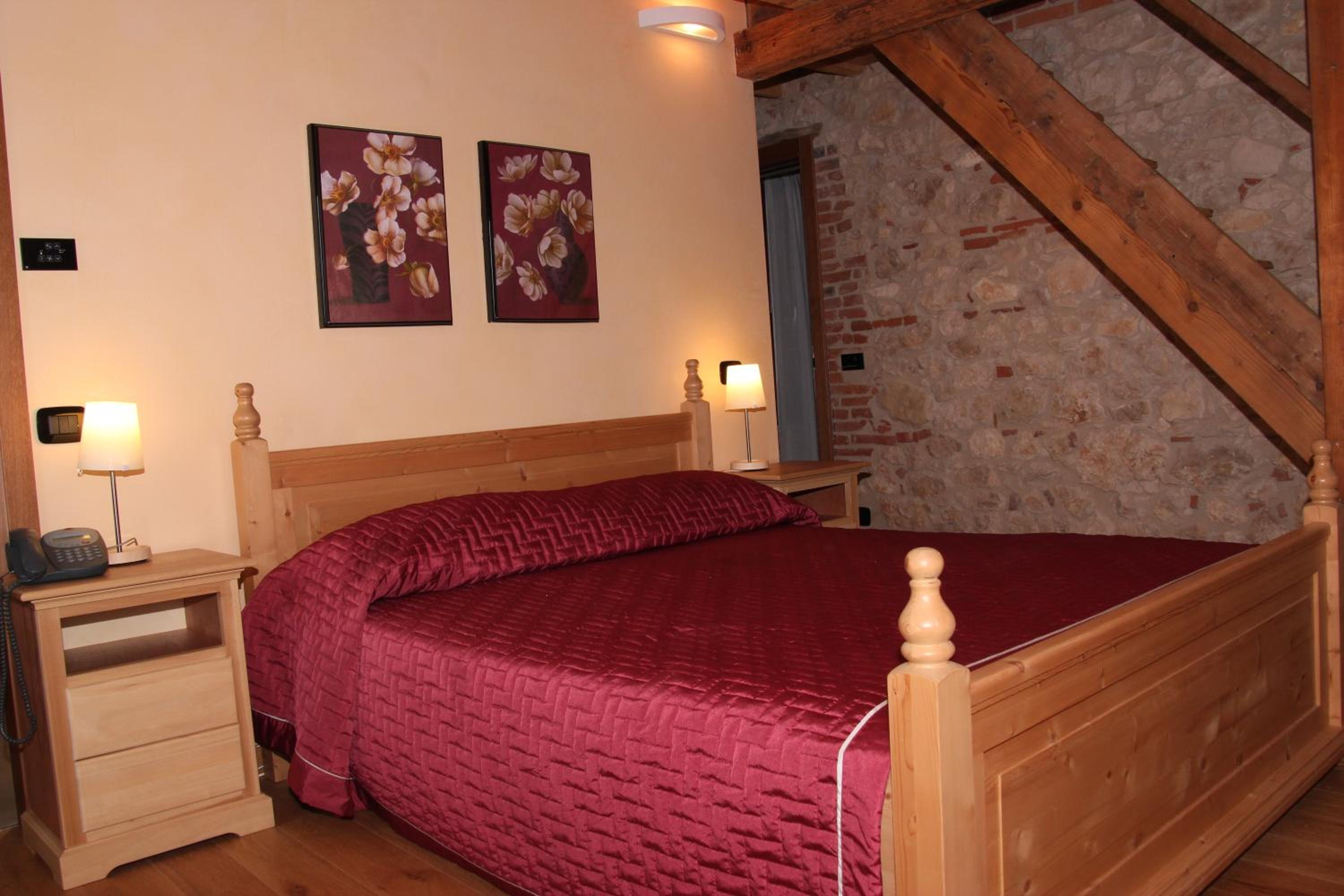 Quadruple Room with Private Bathroom photo 2