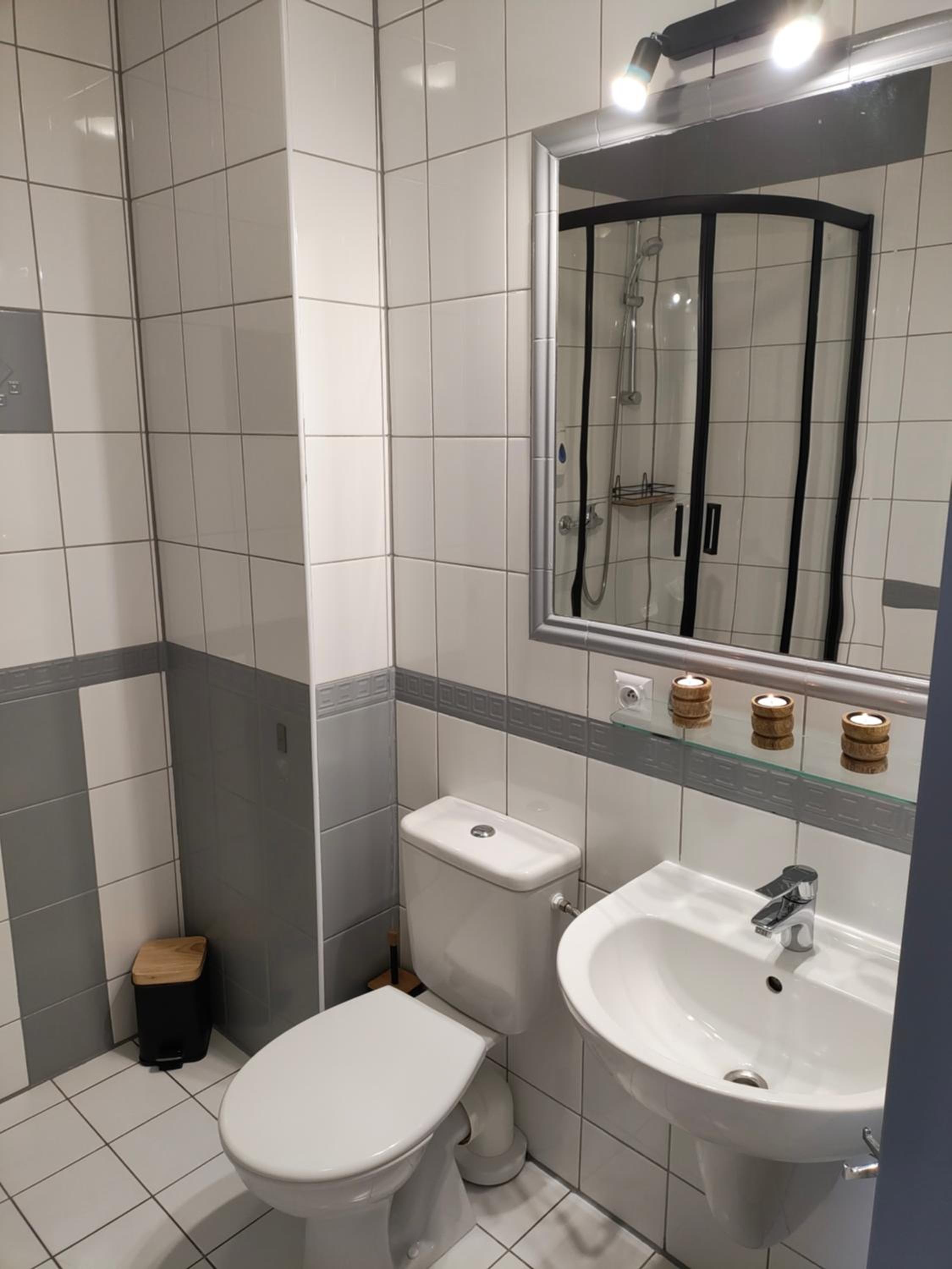 Double Room - Photo 7