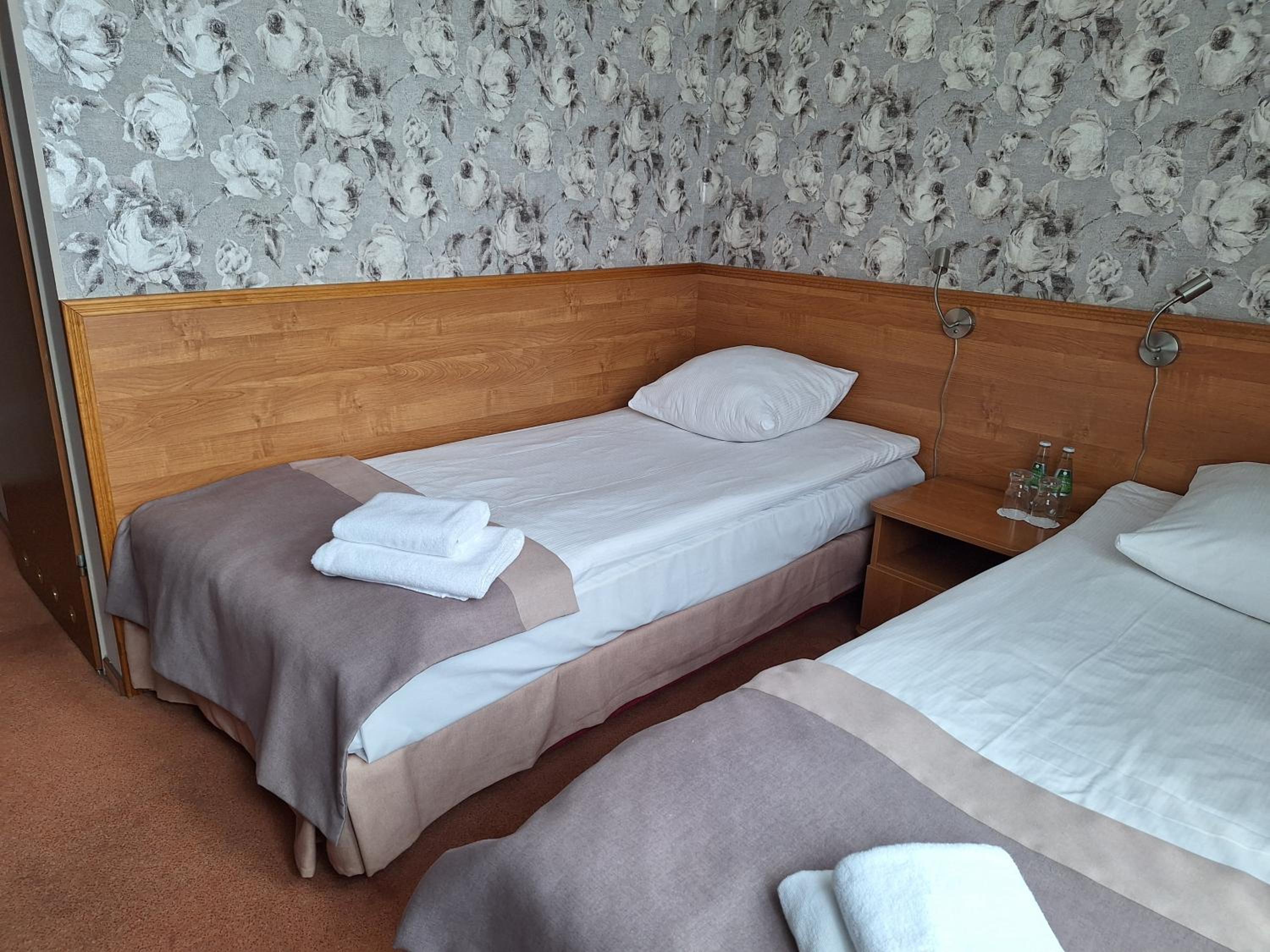 Double Room - Photo 8