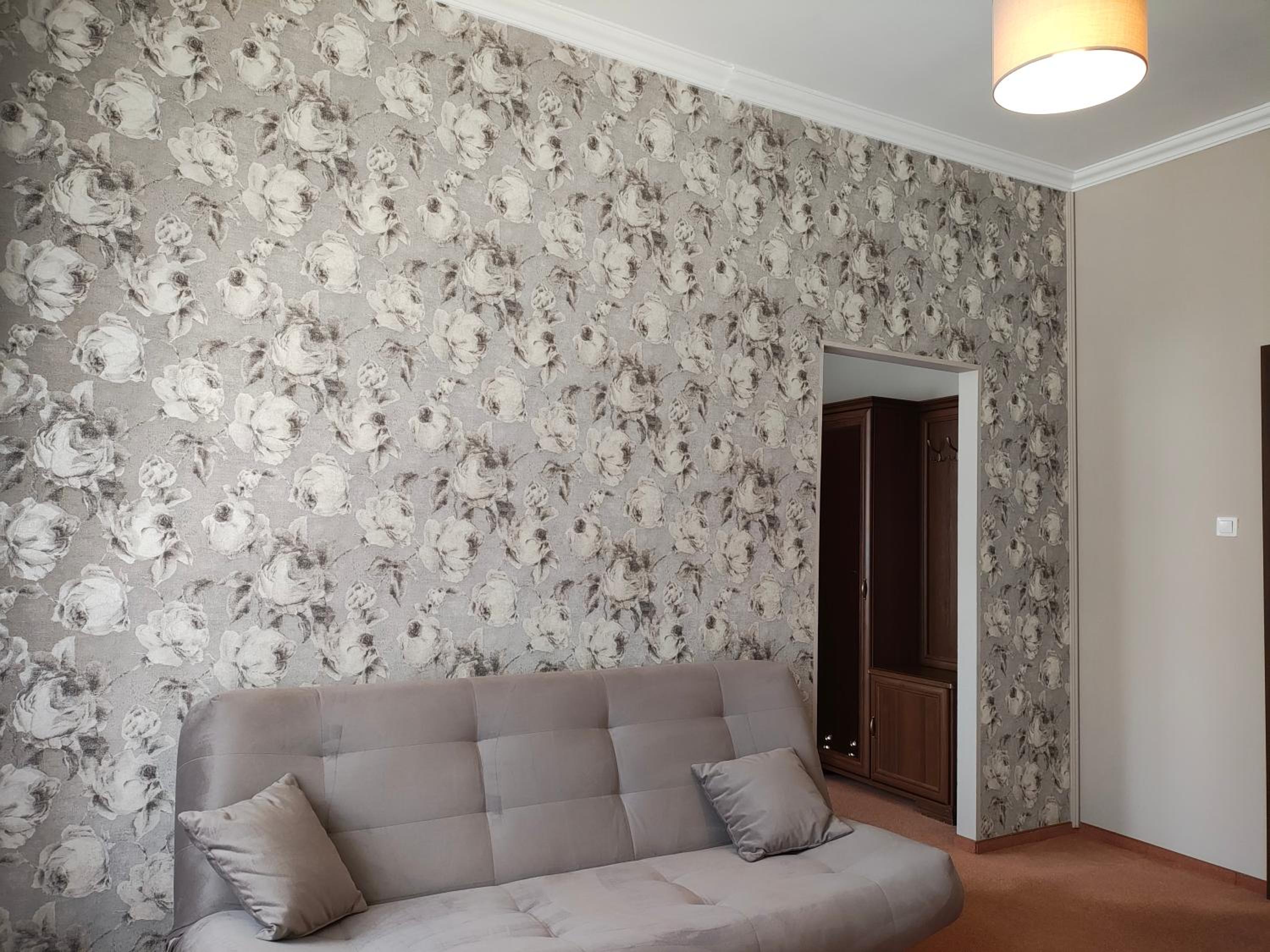 One-Bedroom Apartment - Photo 1