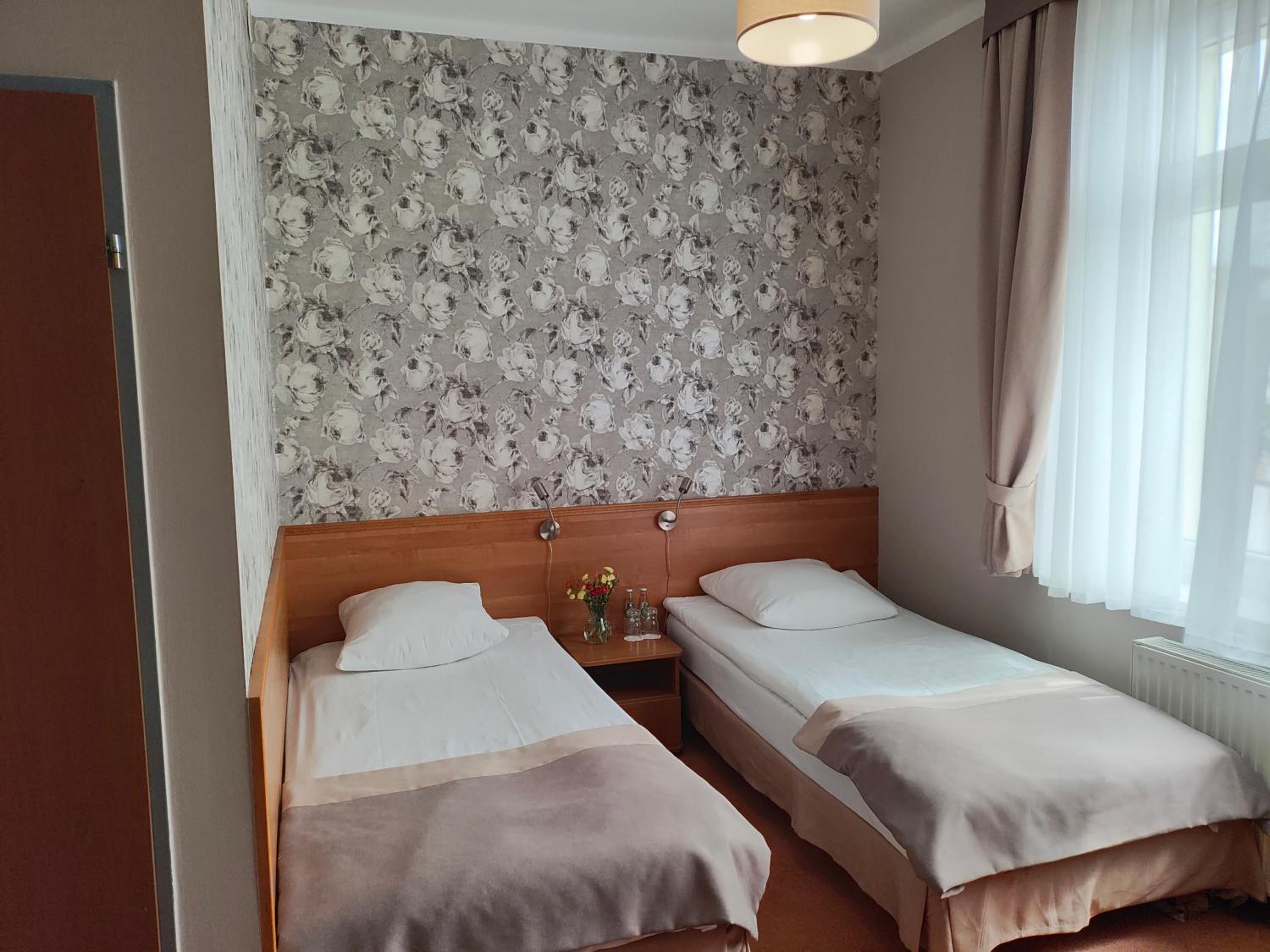 Double Room - Photo 10