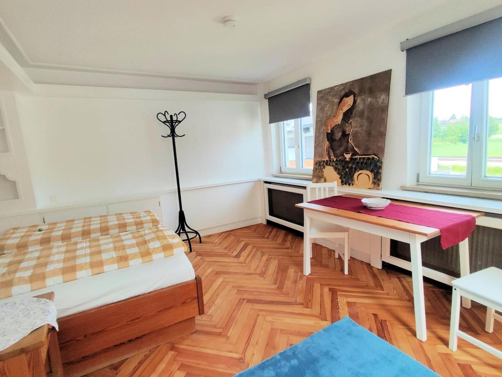 Four-Bedroom Apartment with Balcony  photo 2