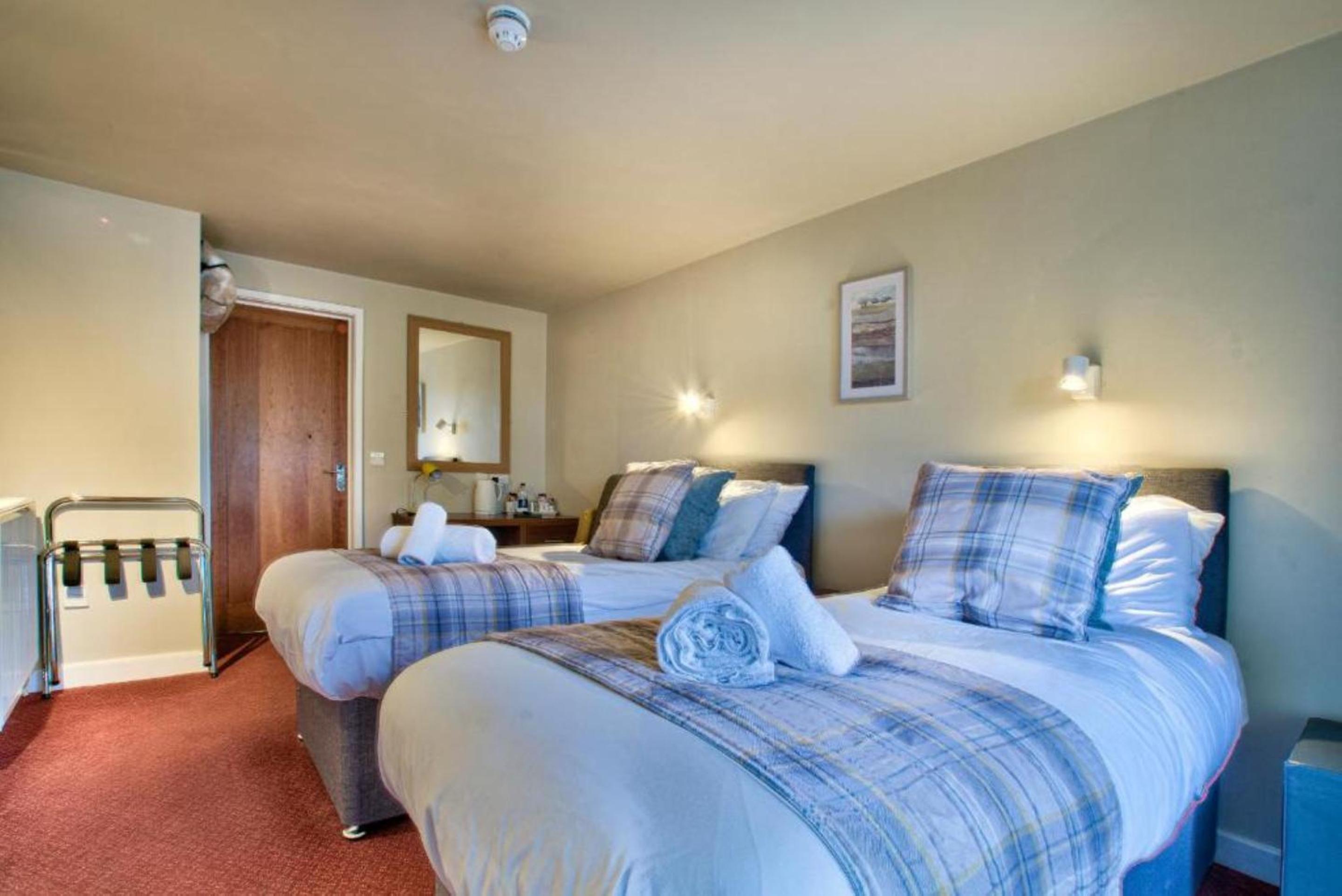 Twin Room - Photo 4