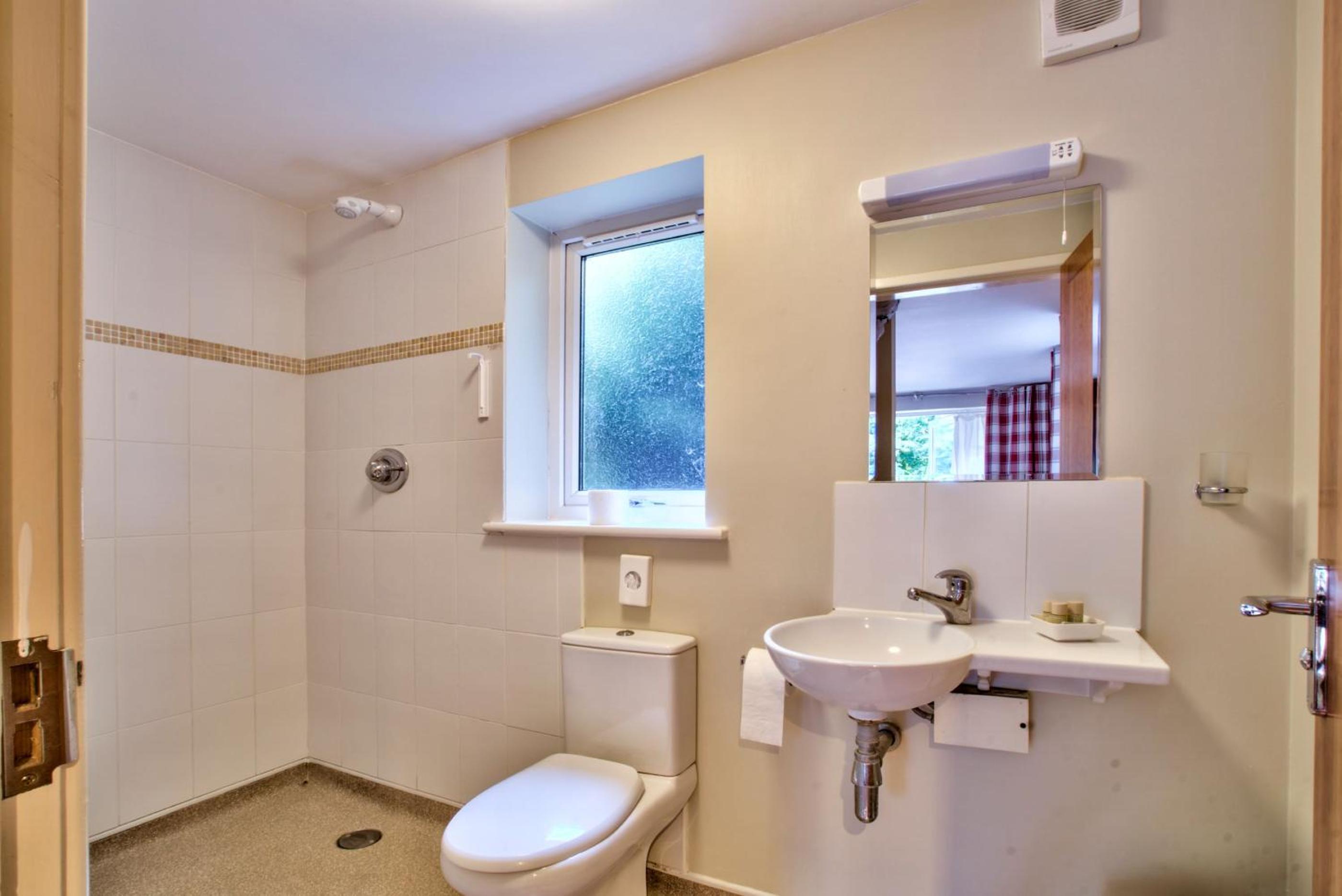 Double Room - Photo 5