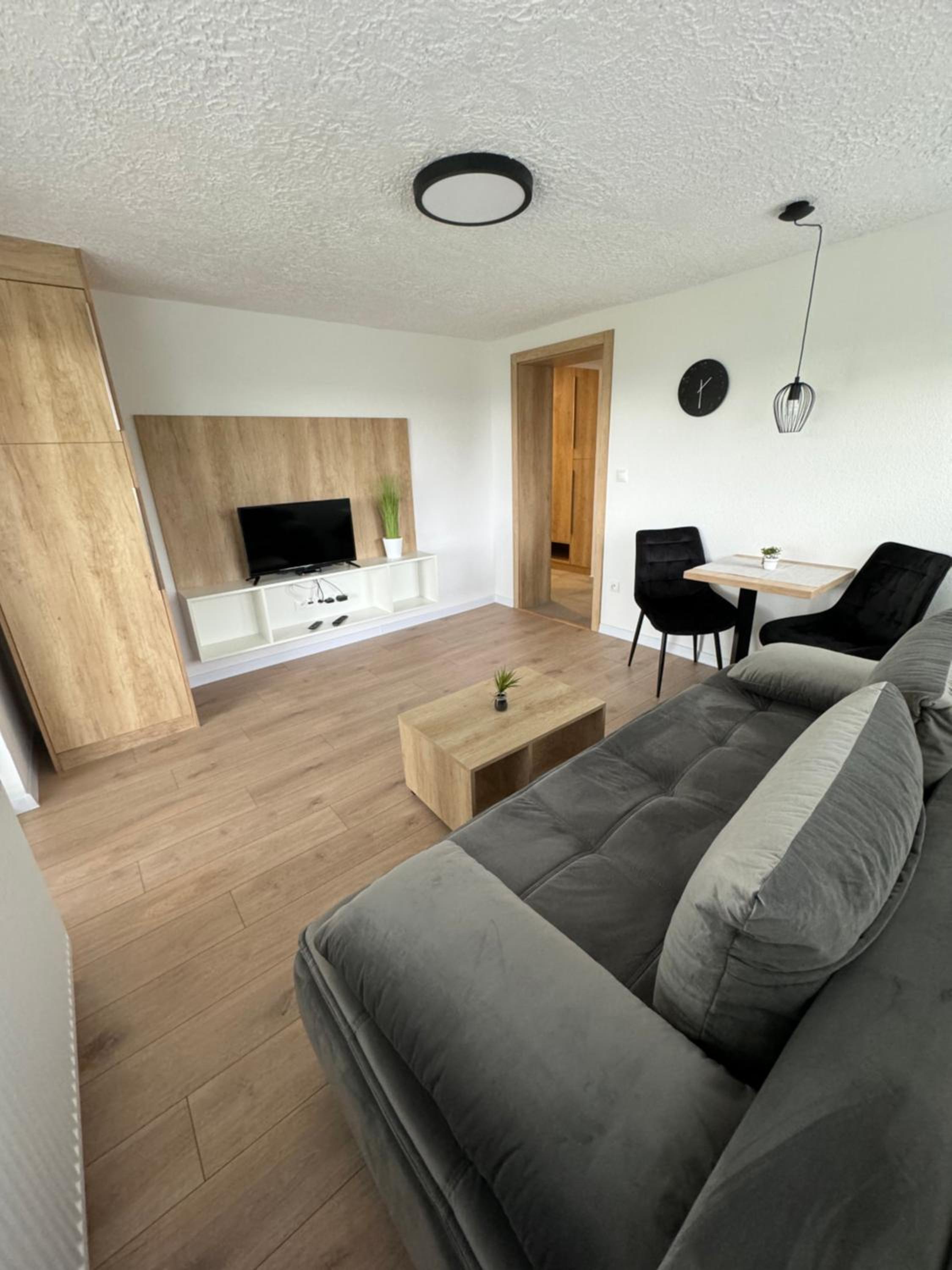 One-Bedroom Apartment photo 1