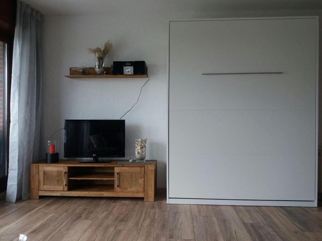 One-Bedroom Apartment with Shower photo 3